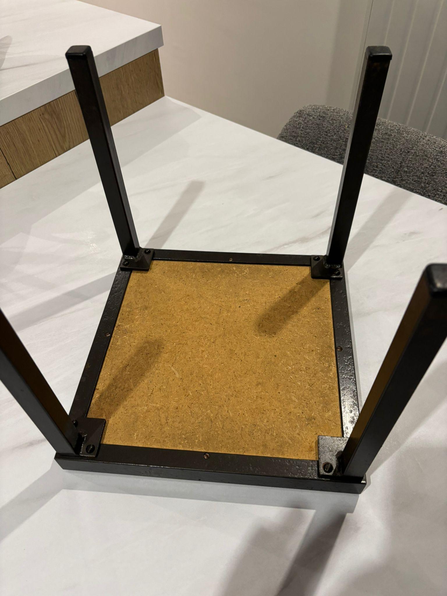 End table by Roger Capron en vente 8