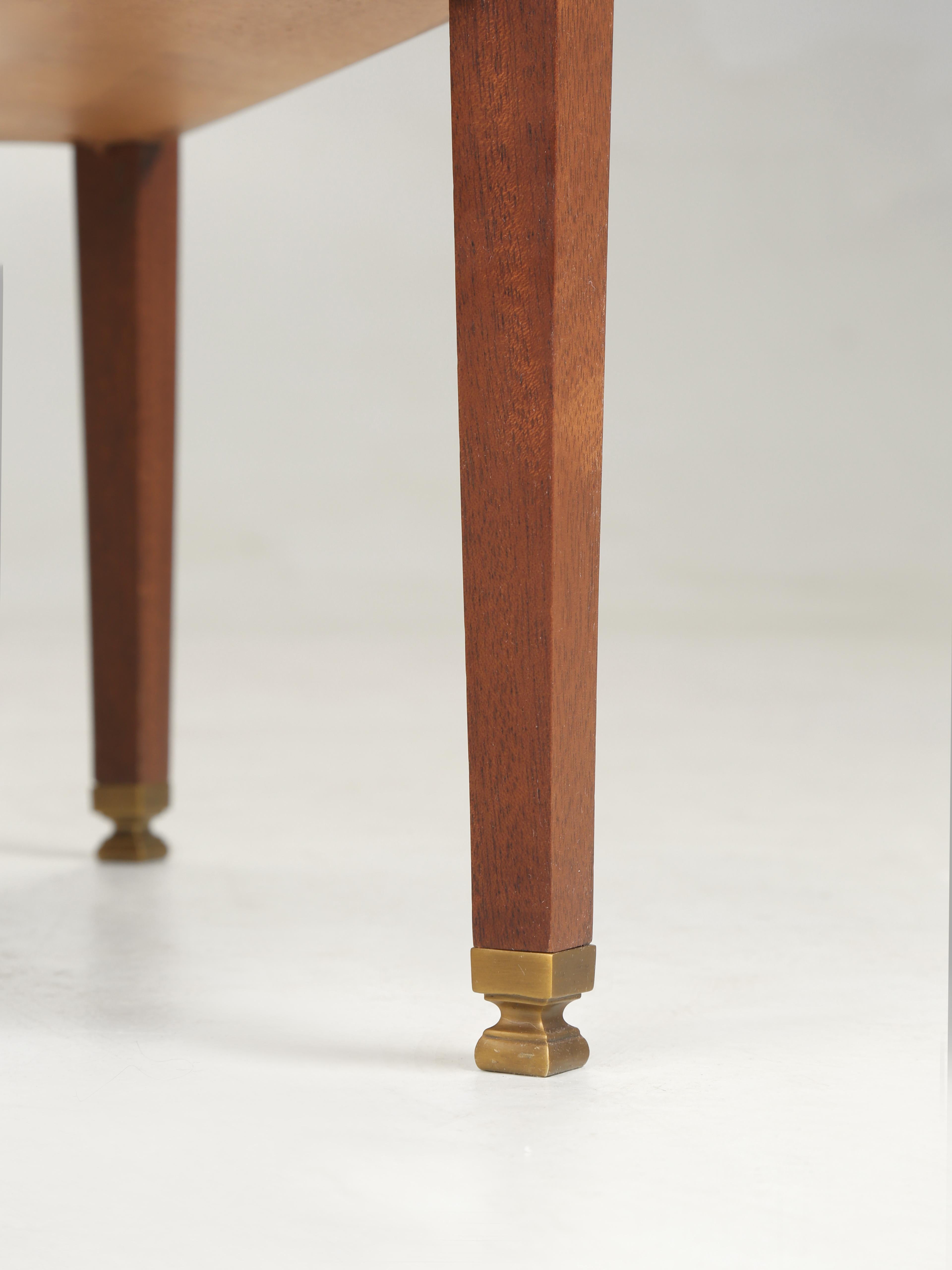 Mesa auxiliar o mesa auxiliar Fabricada por Hickory Chair Co. en EE.UU. Bonita calidad en venta 4