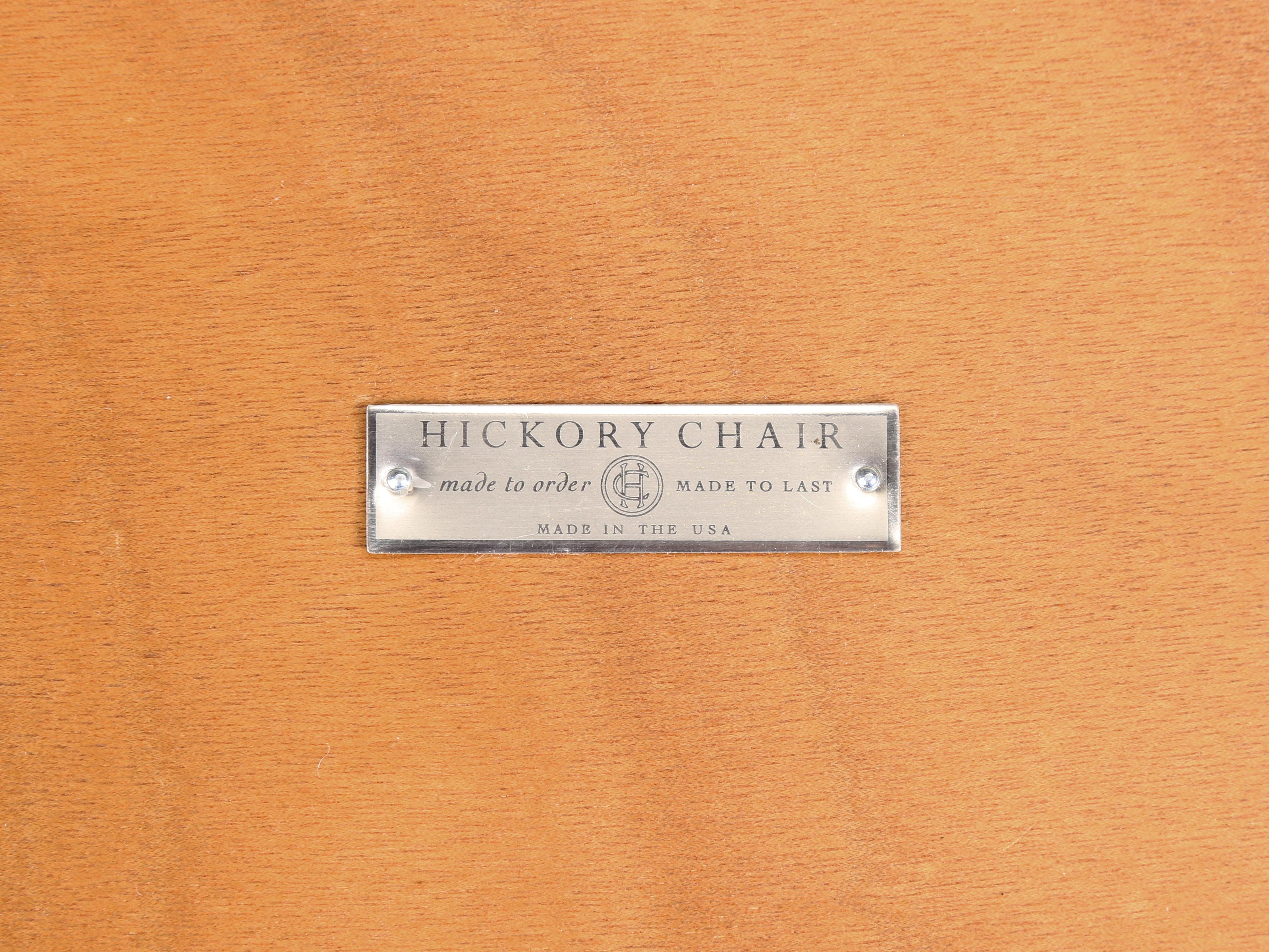 Mesa auxiliar o mesa auxiliar Fabricada por Hickory Chair Co. en EE.UU. Bonita calidad en venta 5