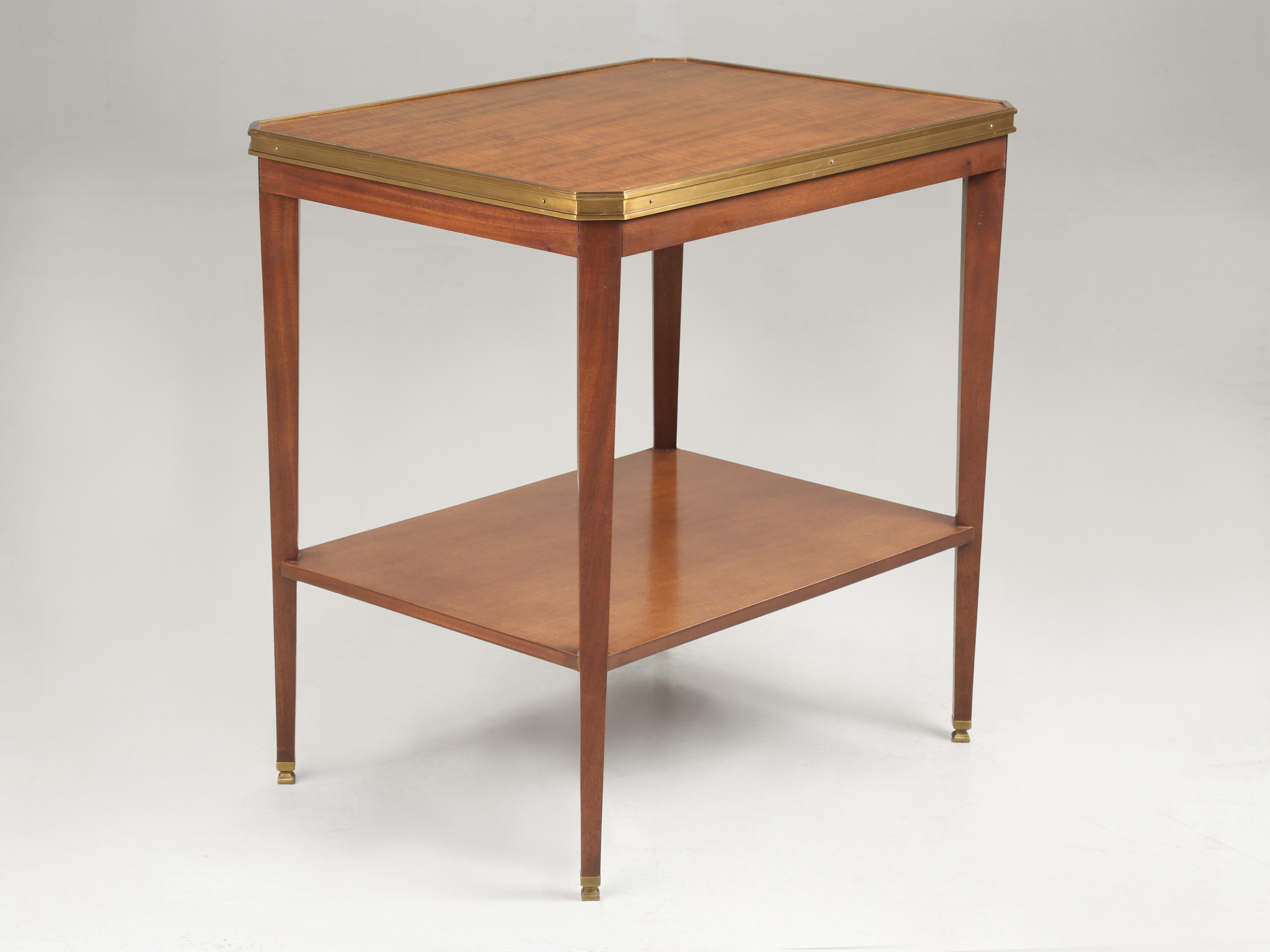 Mesa auxiliar o mesa auxiliar Fabricada por Hickory Chair Co. en EE.UU. Bonita calidad Estadounidense en venta