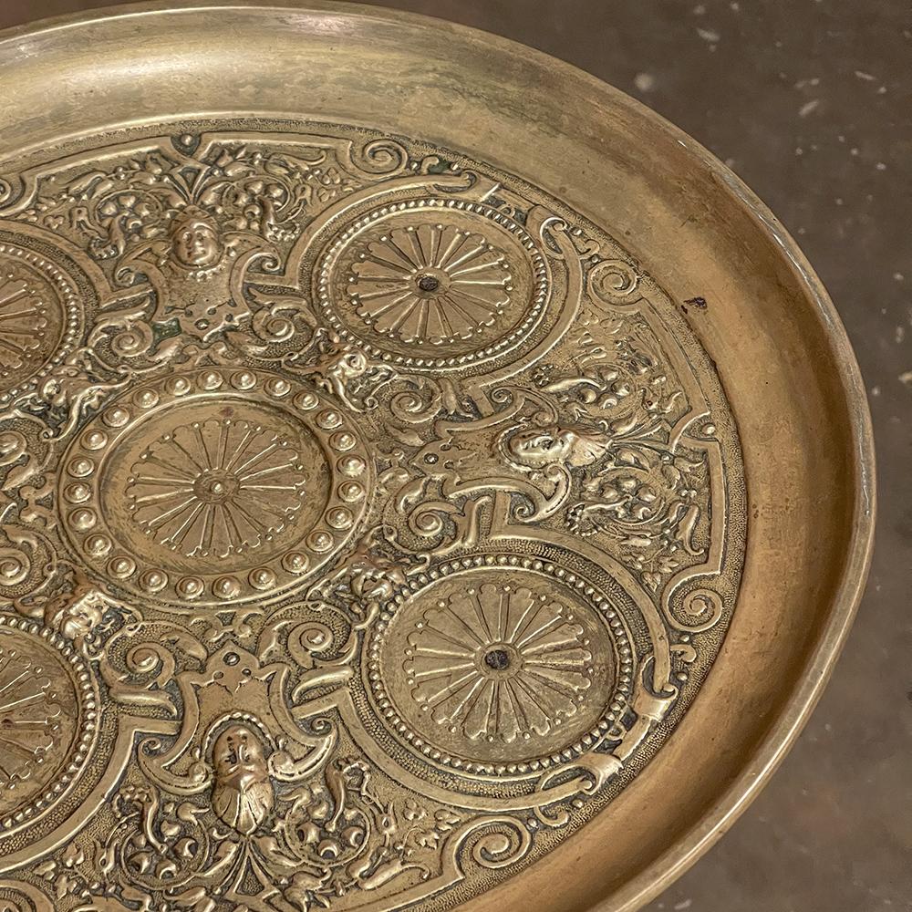 Laiton Table d'extrémité:: porte-plante:: 19ème siècle:: laiton embossé et fer forgé français en vente
