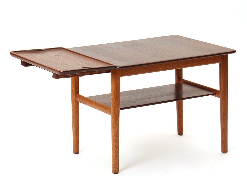 Scandinave moderne Table d'extrémité avec plateau de Hans J. Wegner en vente