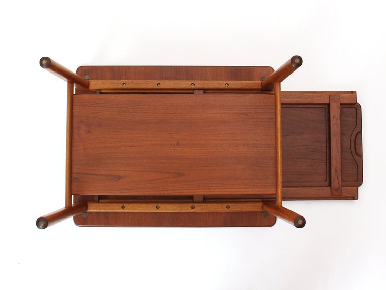 Mid-20th Century End Table with Tray by Hans J. Wegner For Sale