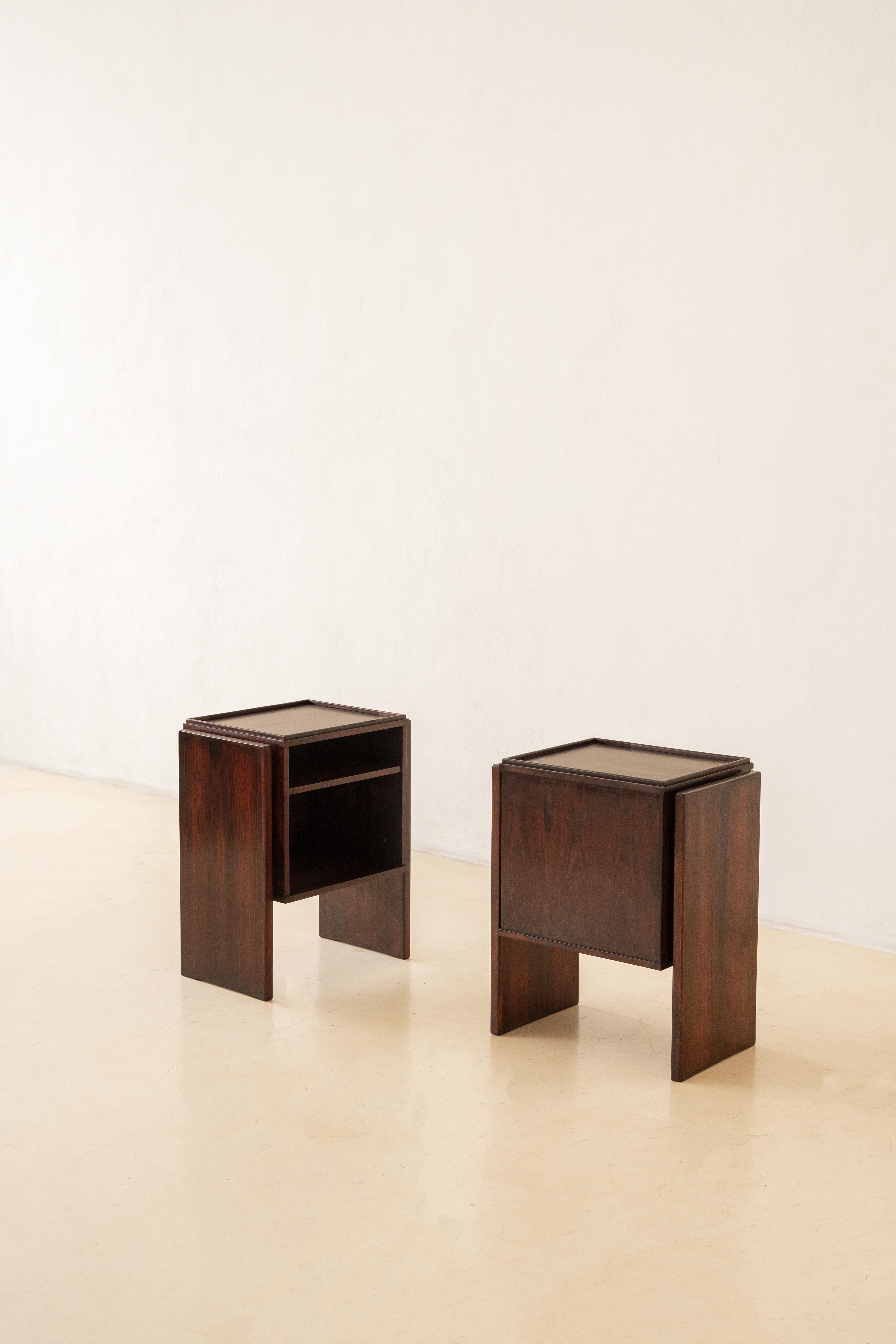 Mid-Century moderno Tavolini di Joaquim Tenreiro, metà del secolo scorso, Brasile, 1965 in vendita