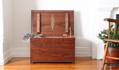 Enfield Blanket Chest in Shaker Style with Inlay in Walnut