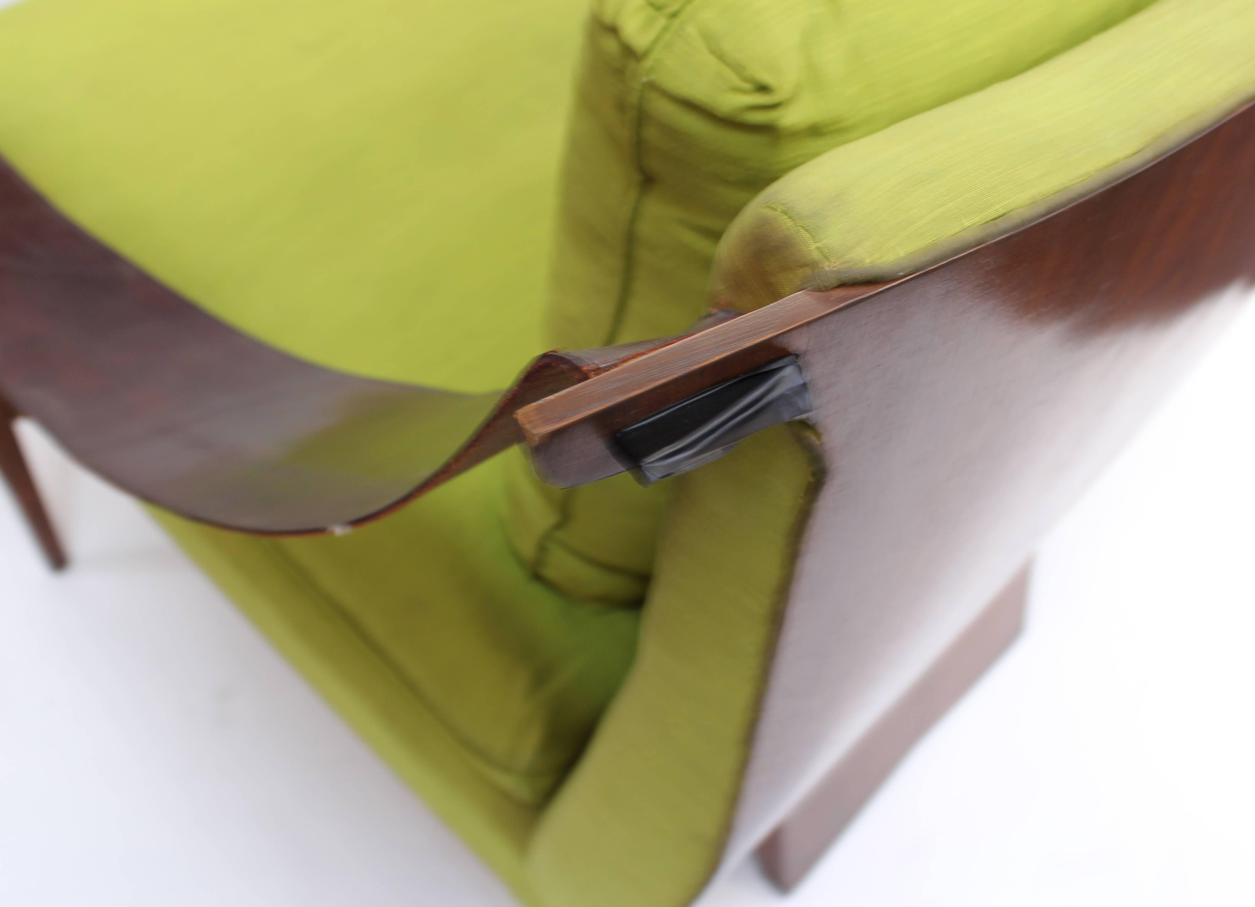 Chaises Enfield avec accoudoirs pivotants en cuir et tissu d'ameublement vert chartreuse 1