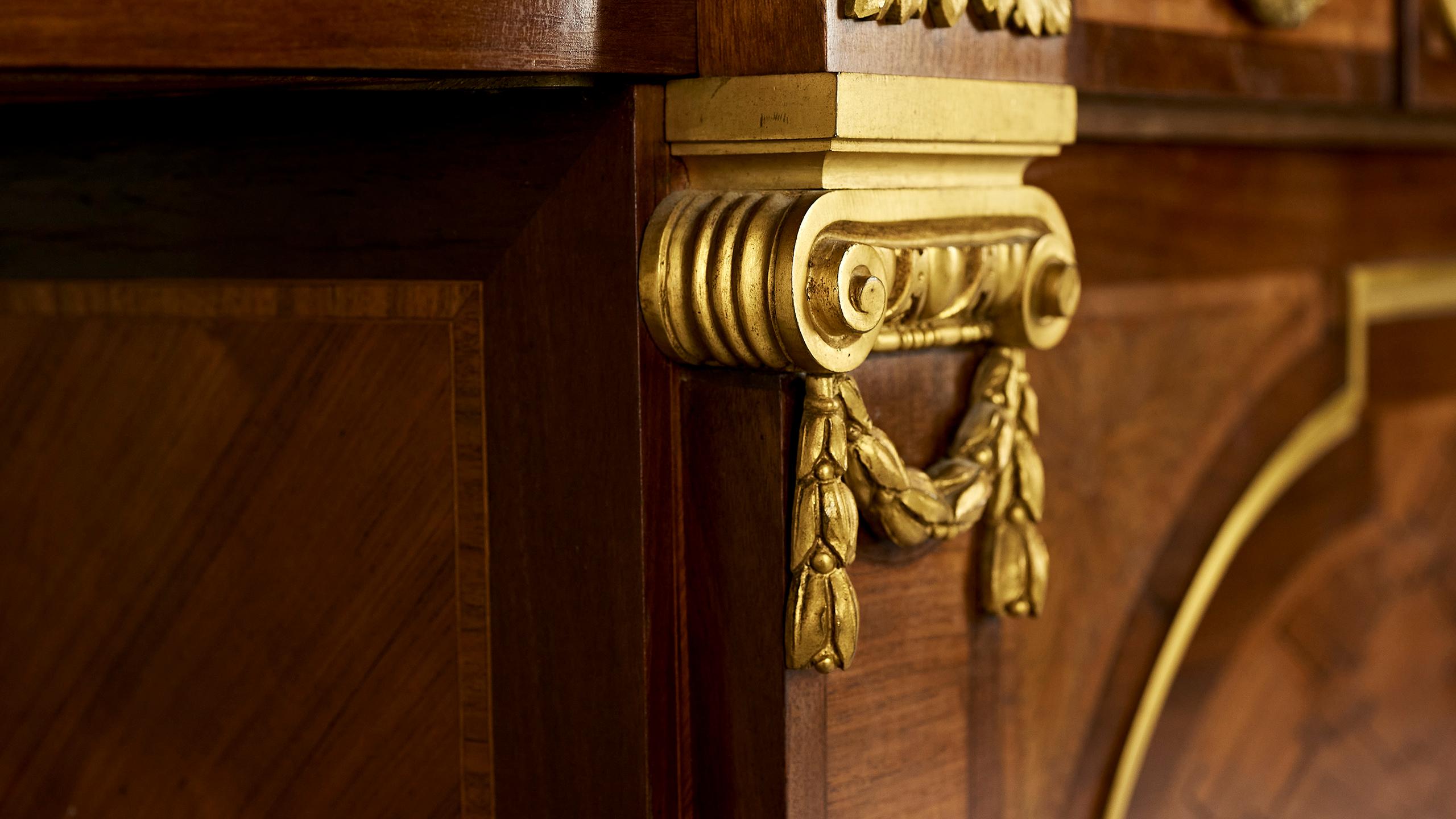 Enfilade de style Louis XVI réalisée vers 1830 par la Maison Krieger en vente 8