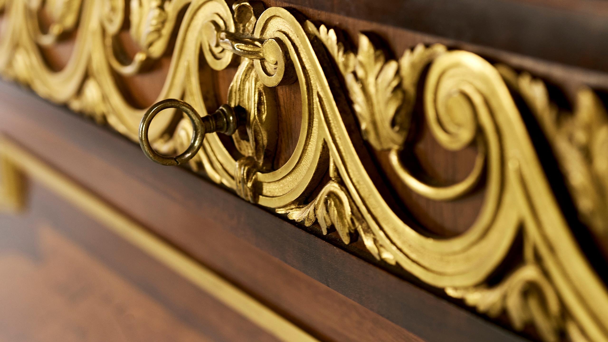 Enfilade de style Louis XVI réalisée vers 1830 par la Maison Krieger en vente 10