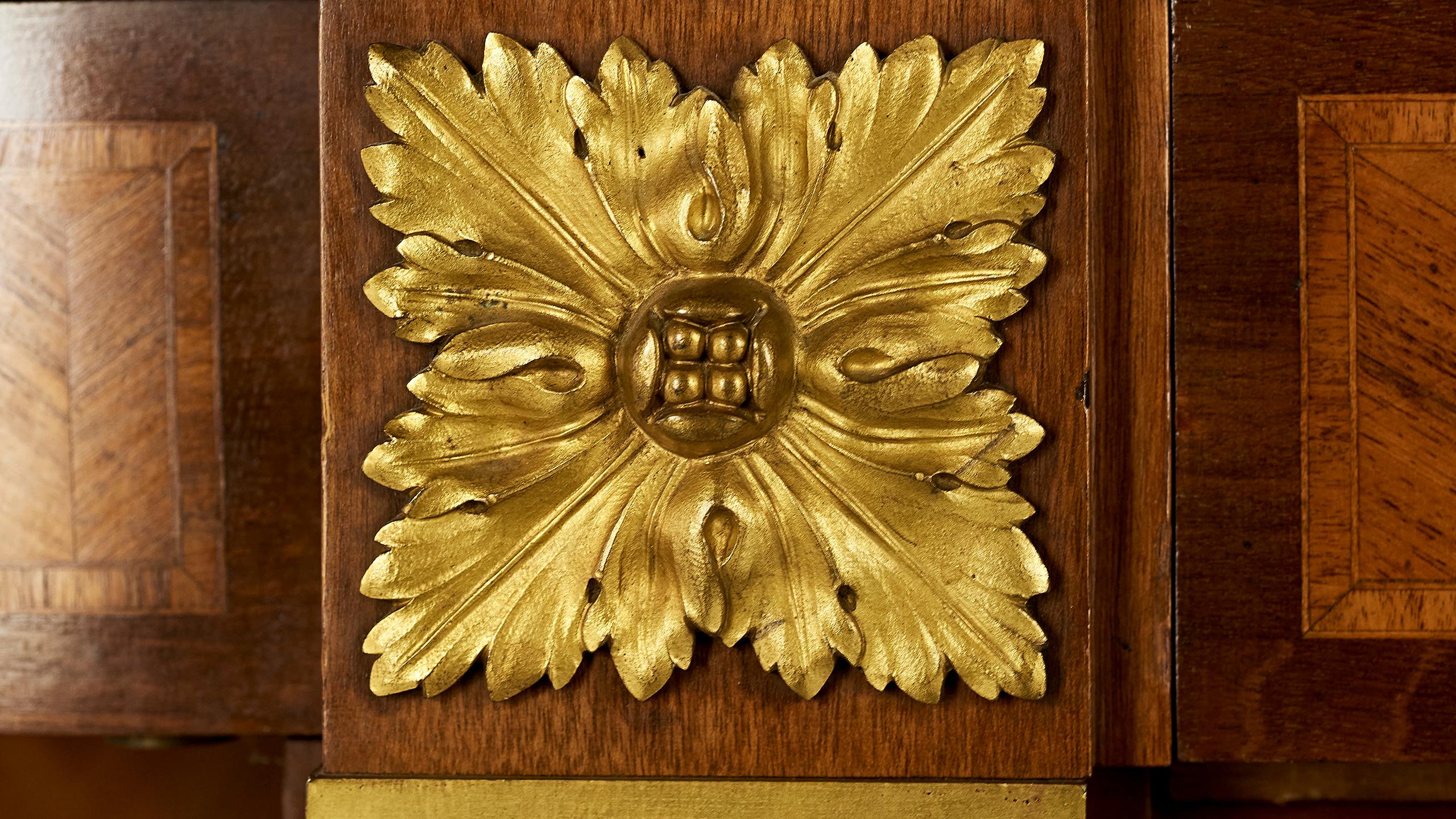 Milieu du XIXe siècle Enfilade de style Louis XVI réalisée vers 1830 par la Maison Krieger en vente