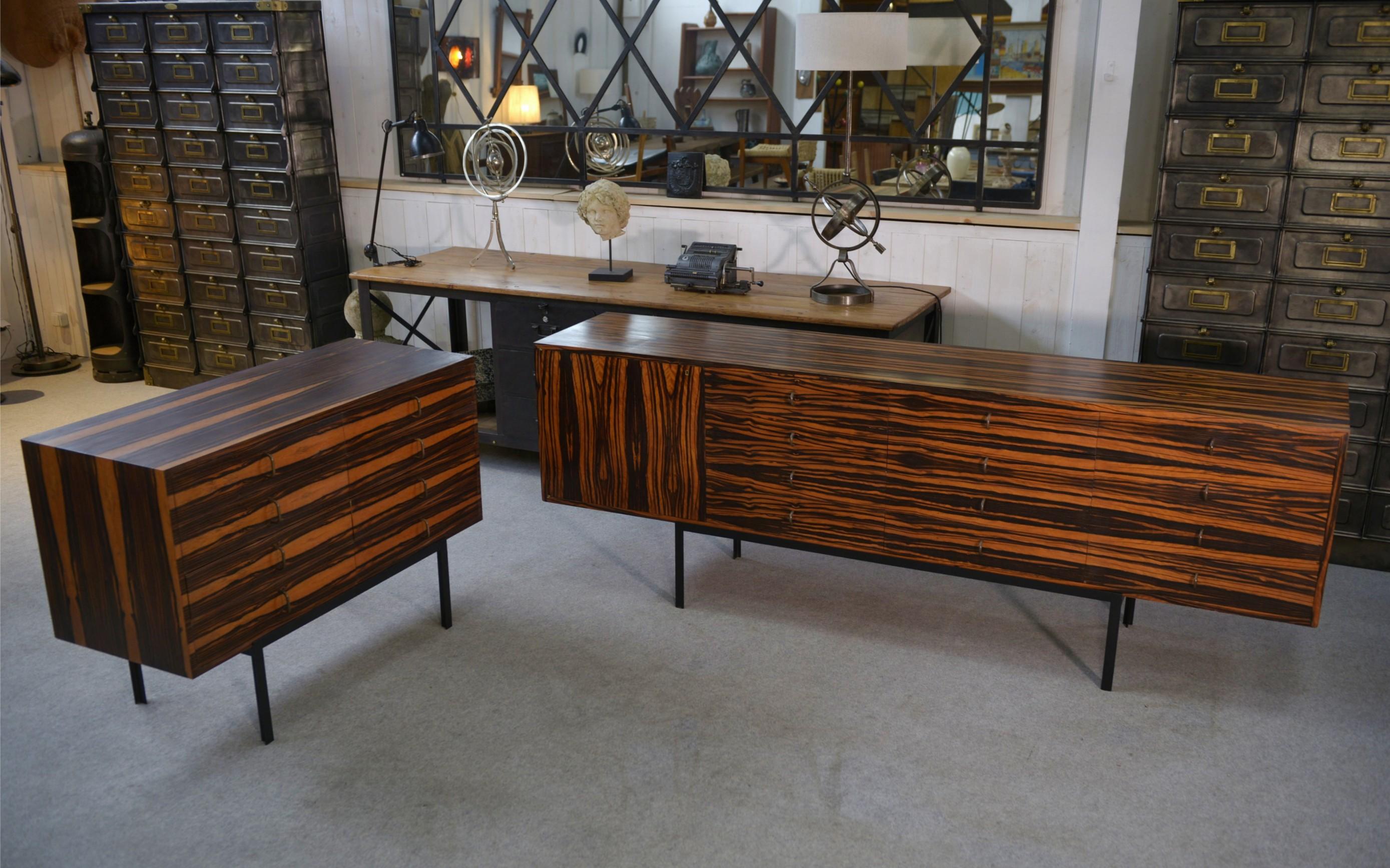 Enfilade design en ébène du Gabon 1 porte 12 tiroirs 1960's in vendita 6