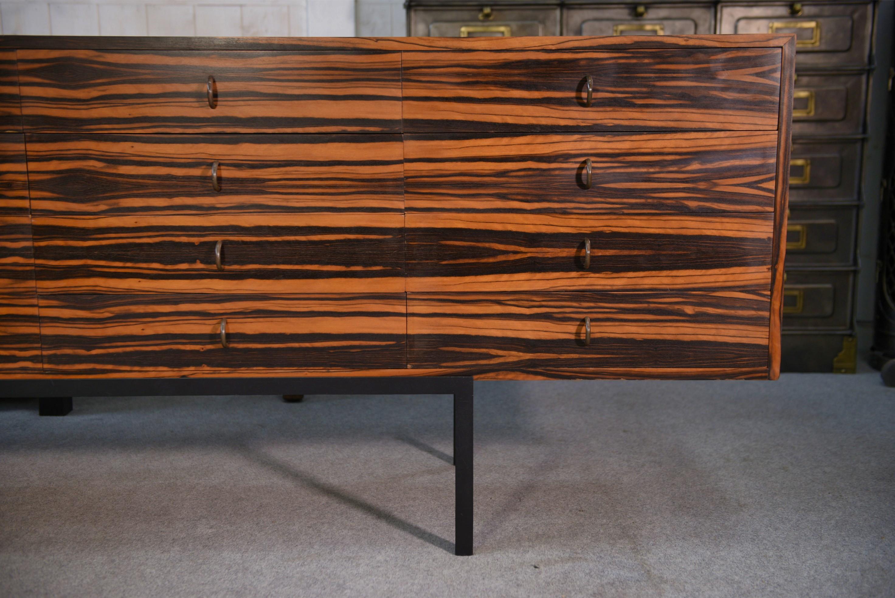 Enfilade design en ébène du Gabon 1 porte 12 tiroirs 1960's in vendita 1