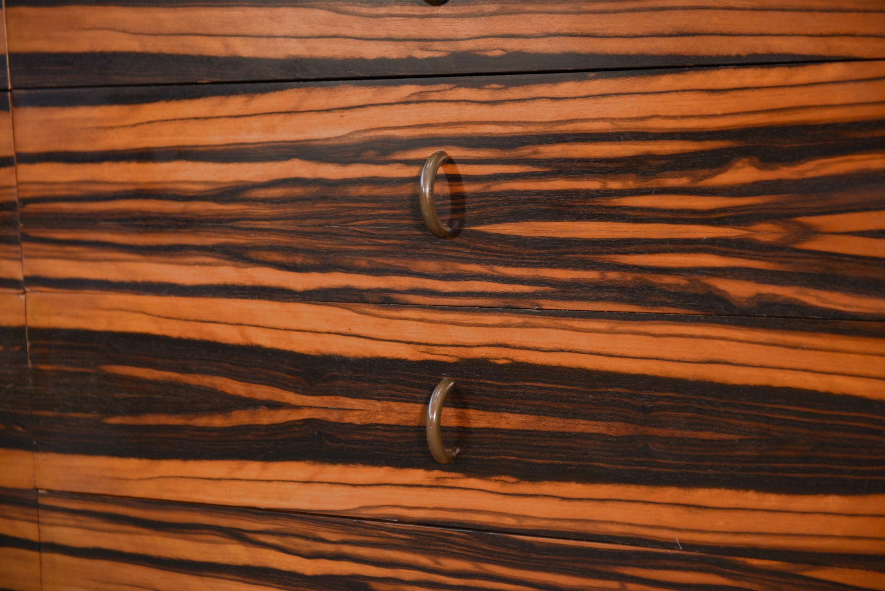 Enfilade design en ébène du Gabon 1 porte 12 tiroirs 1960's in vendita 2