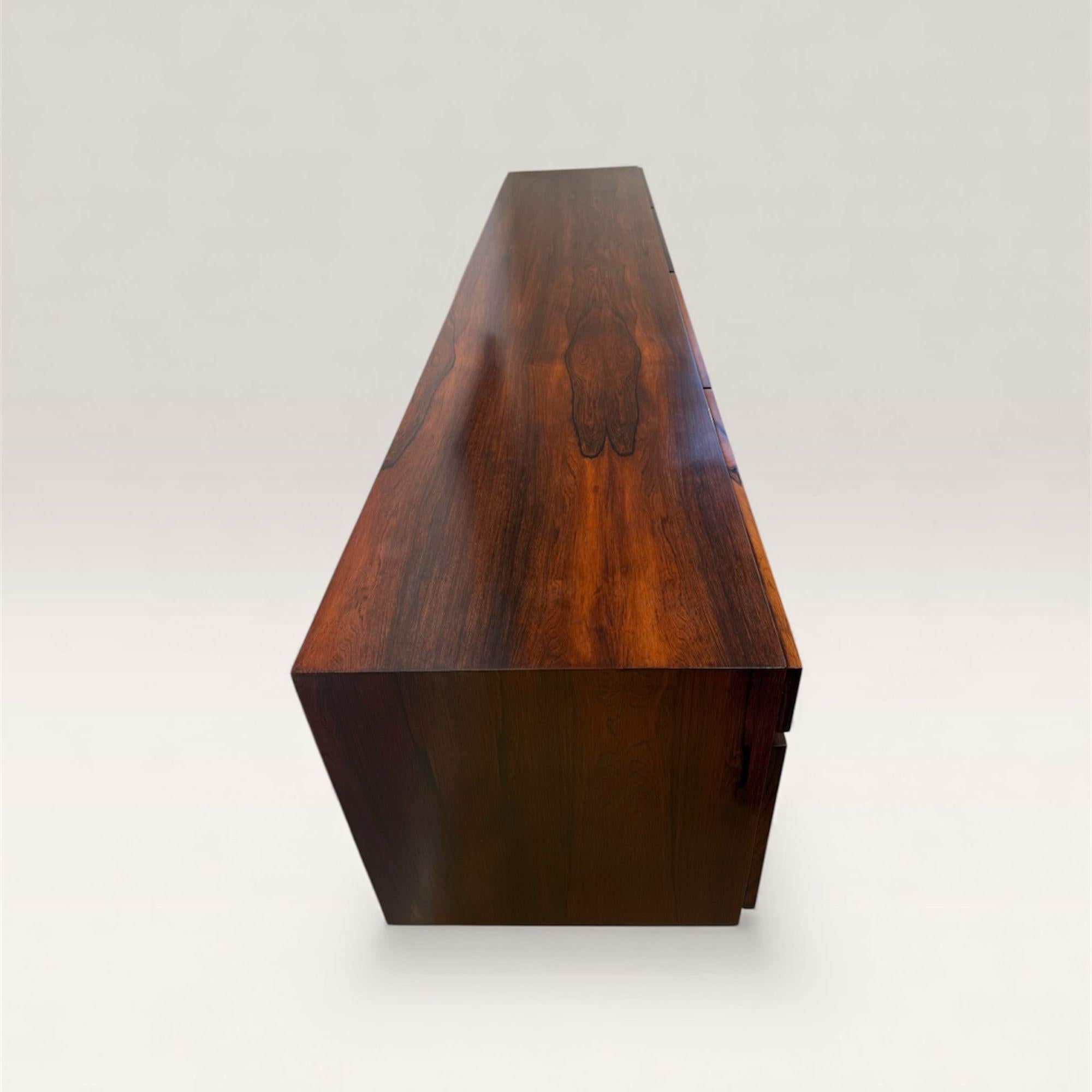 Mid-Century Modern Enfilade FA66 par Ib Kofod Larsen For Sale