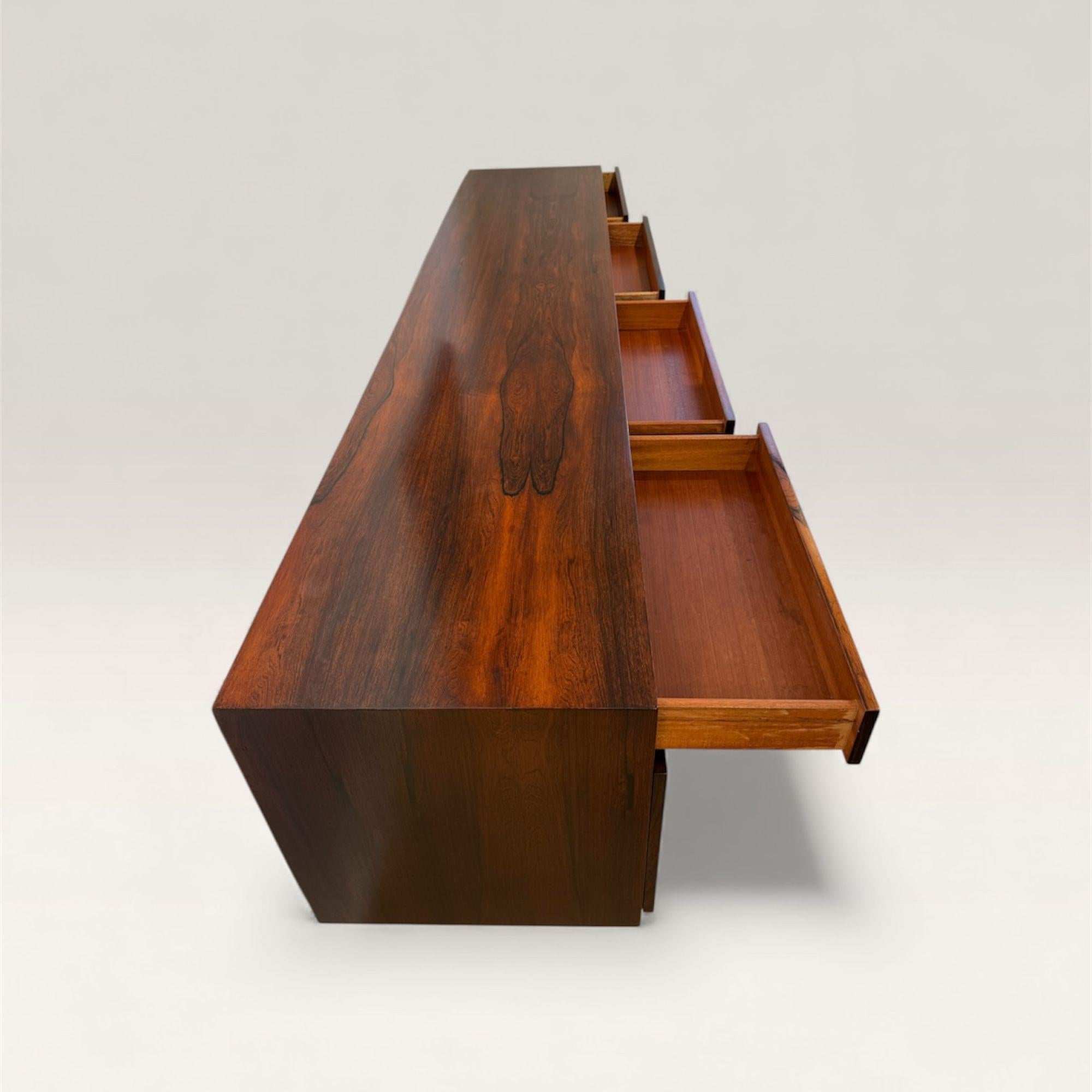 Danish Enfilade FA66 par Ib Kofod Larsen For Sale