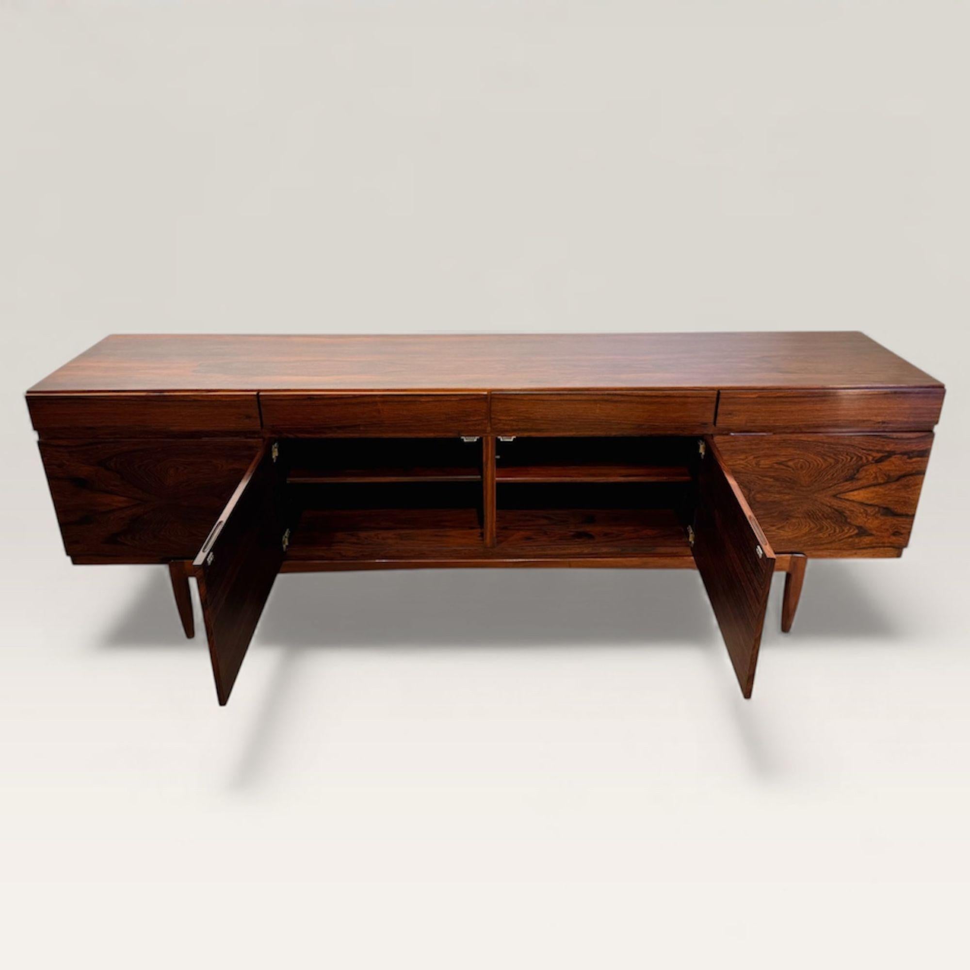 Woodwork Enfilade FA66 par Ib Kofod Larsen For Sale