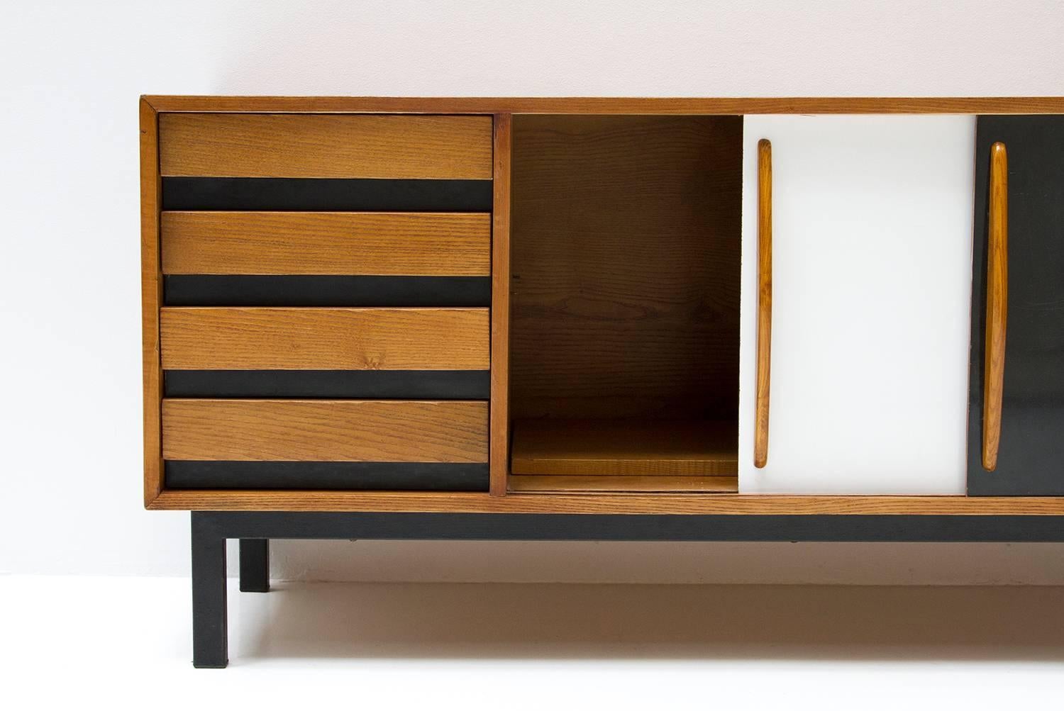 “Enfilade” from La Cité Cansado in Mauritania by Charlotte Perriand, circa 1958 For Sale 3