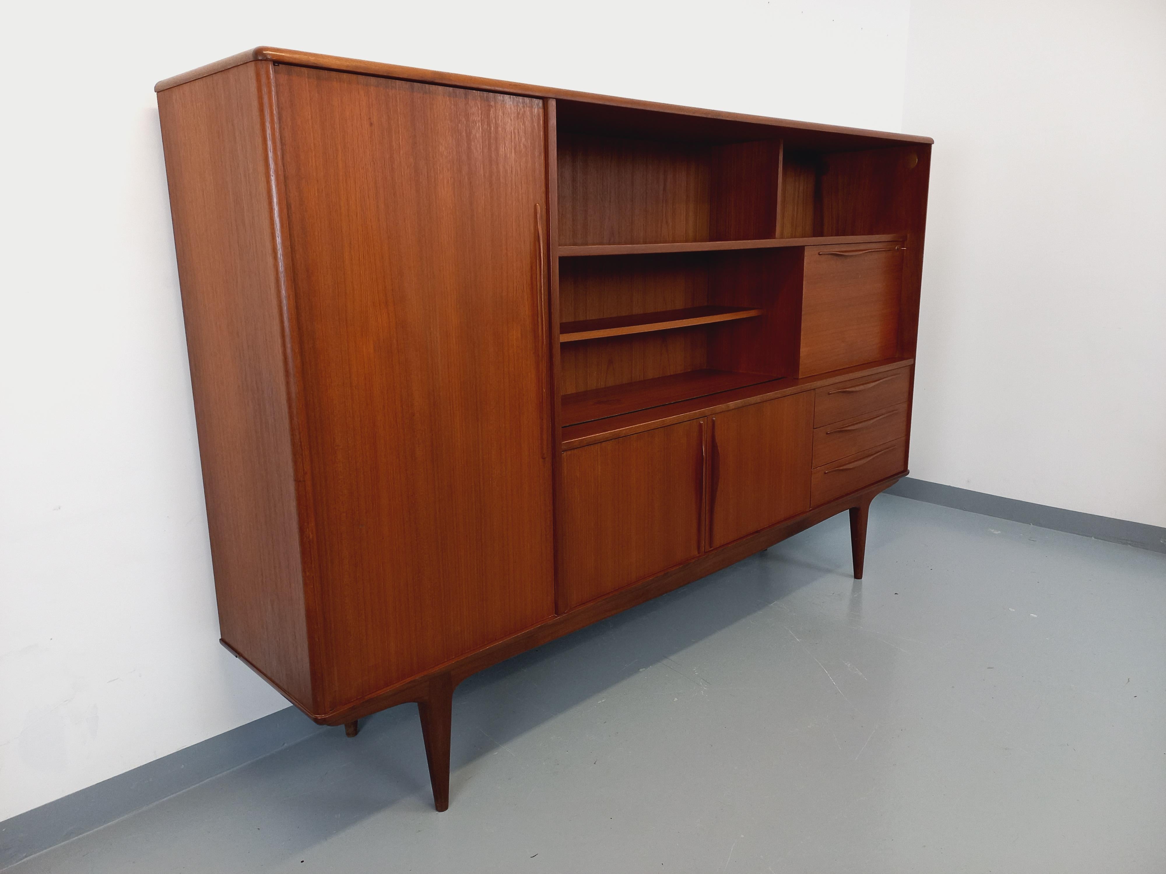 Enfilade haute scandinave vintage en teck des années 50 60 3
