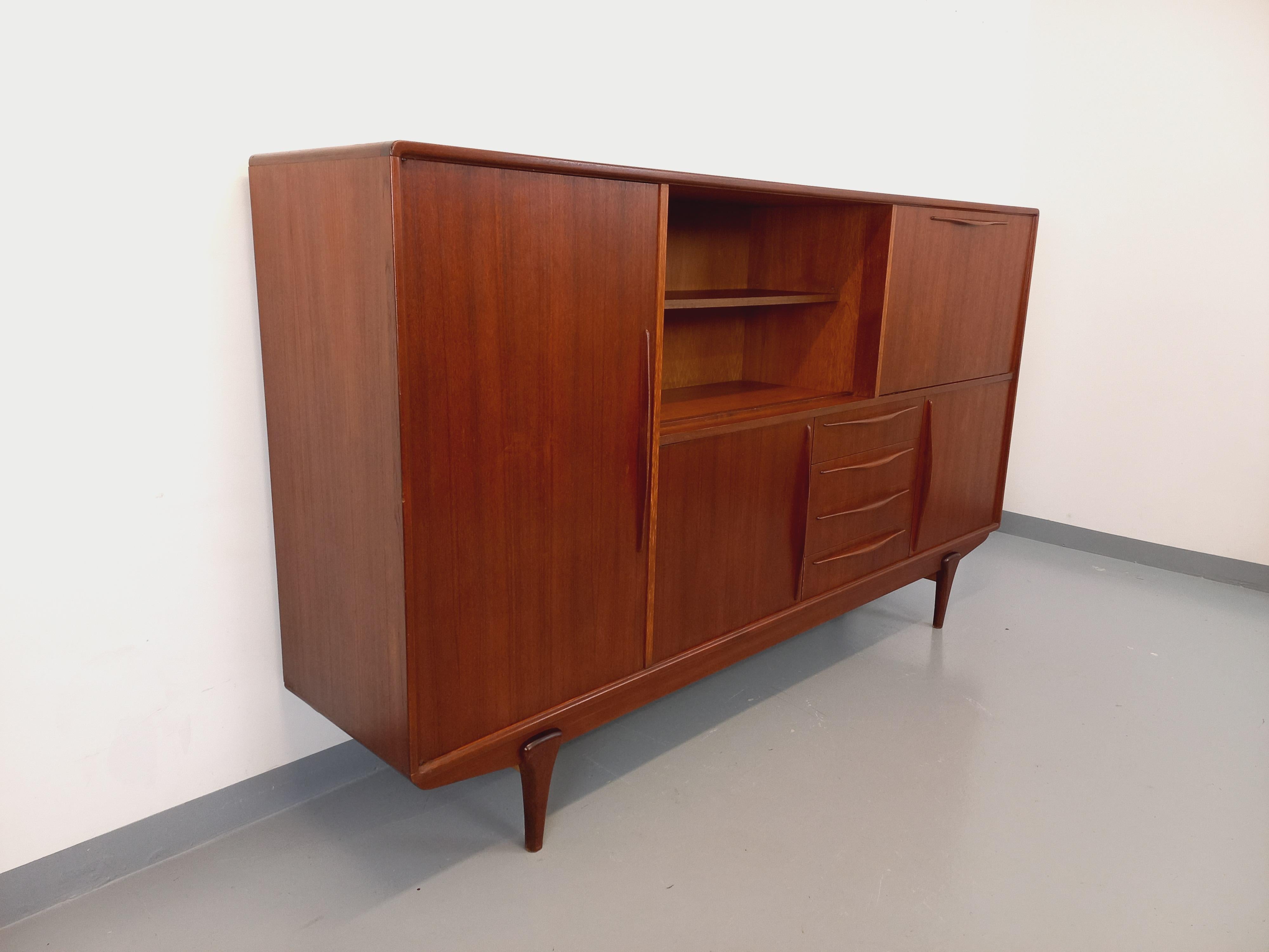 Enfilade haute scandinave vintage en teck des années 50 60 en vente 3