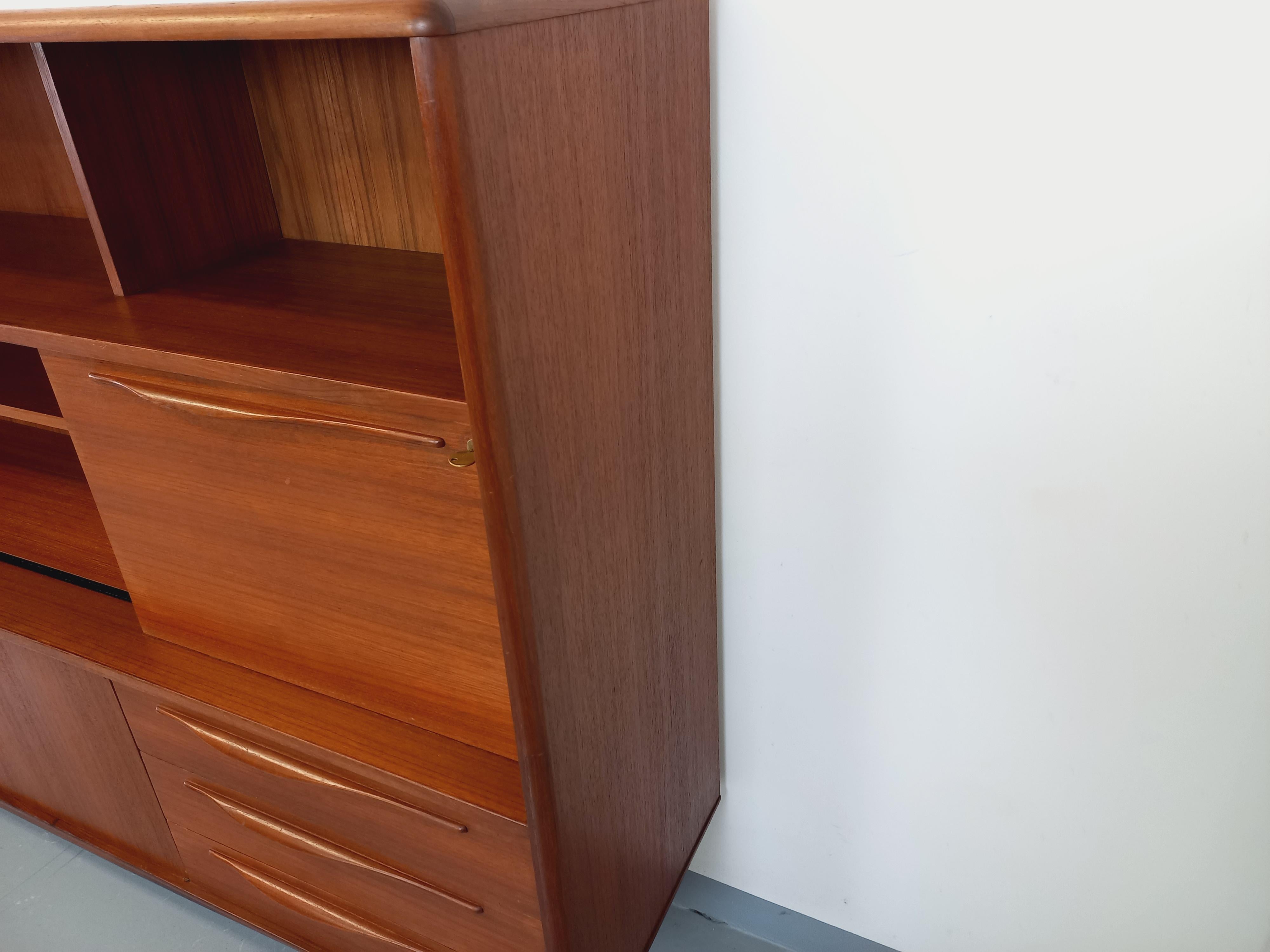 Enfilade haute scandinave vintage en teck des années 50 60 9