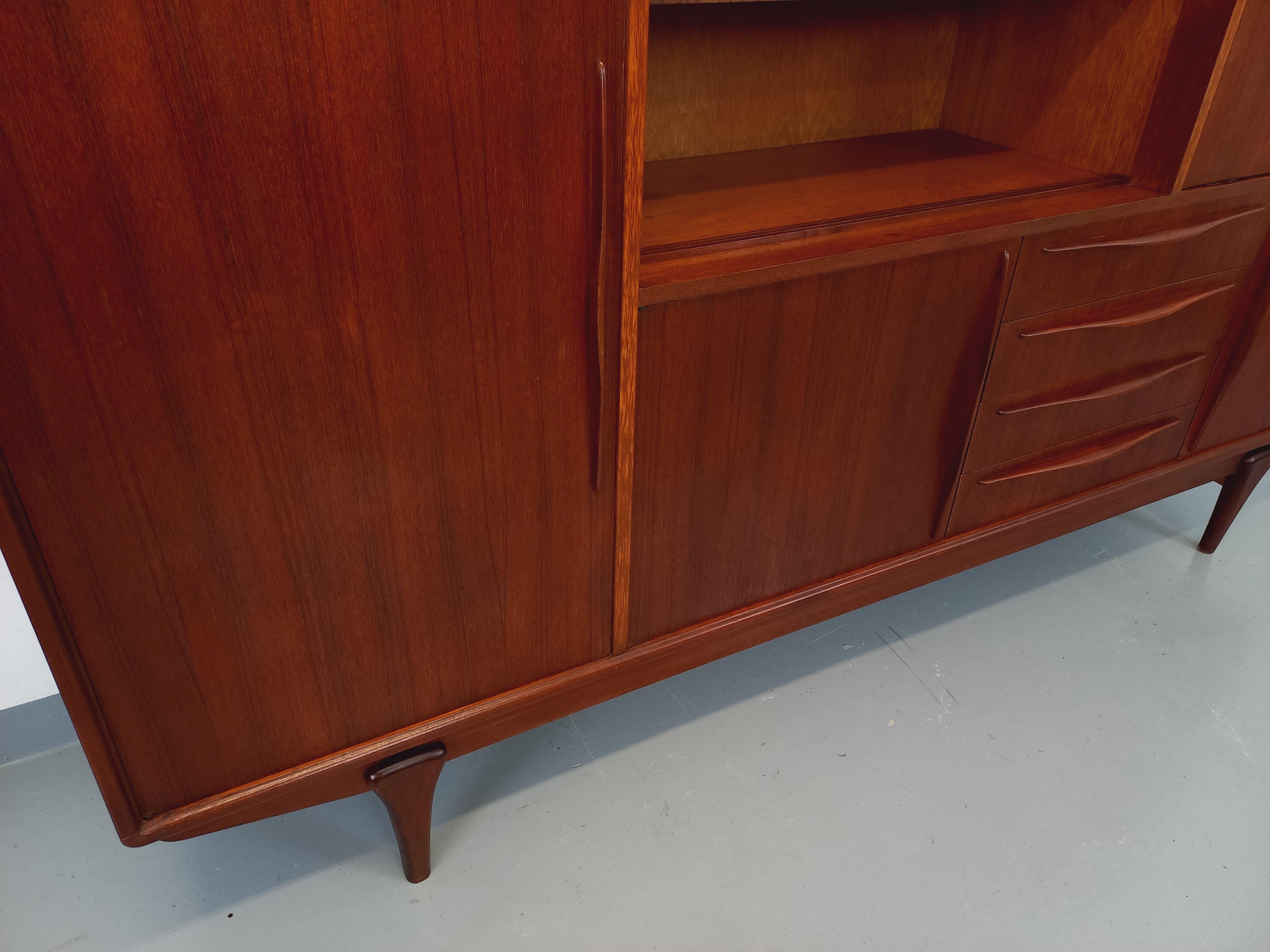 Enfilade haute scandinave vintage en teck des années 50 60 en vente 9