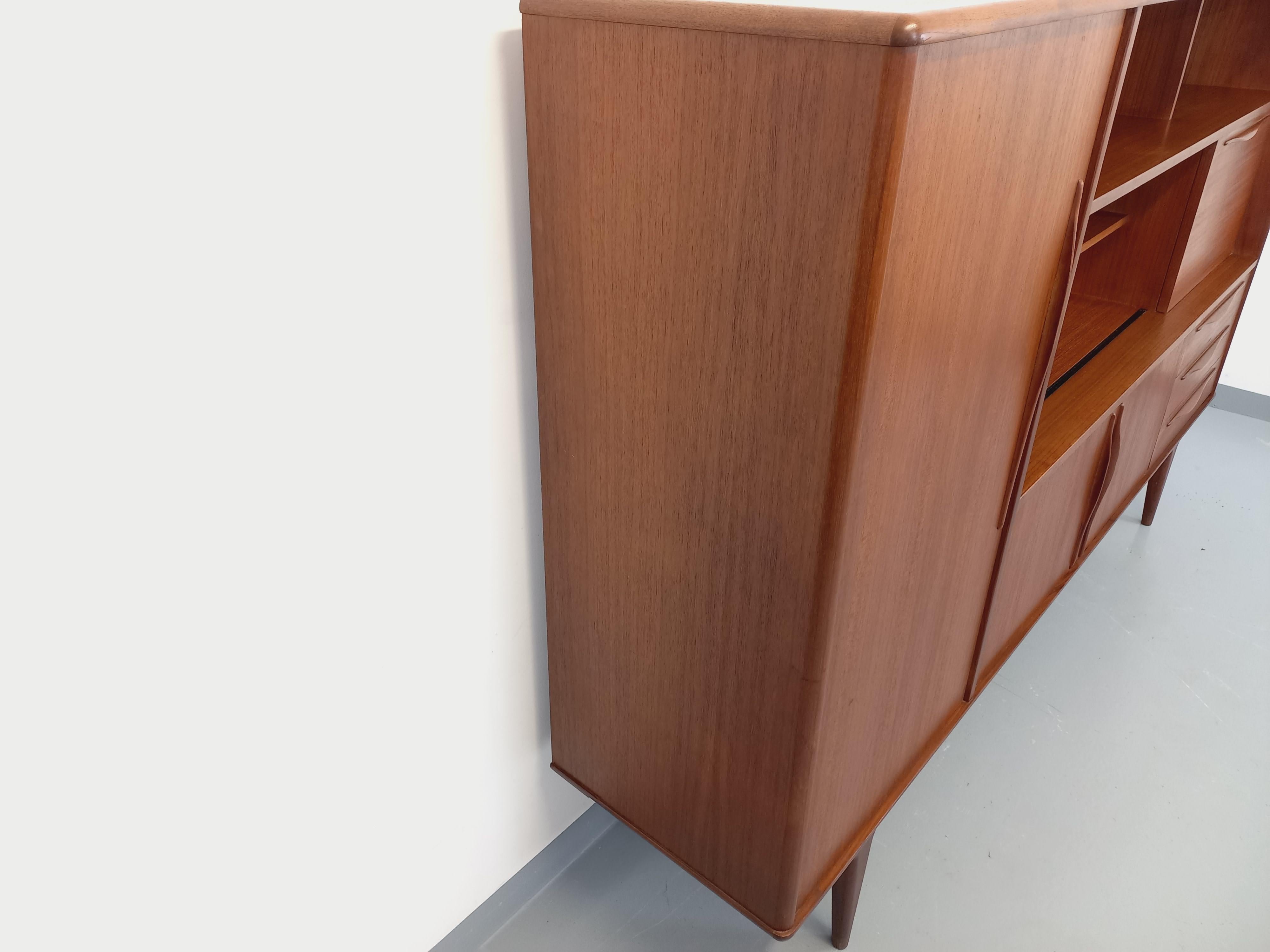Enfilade haute scandinave vintage en teck des années 50 60 10