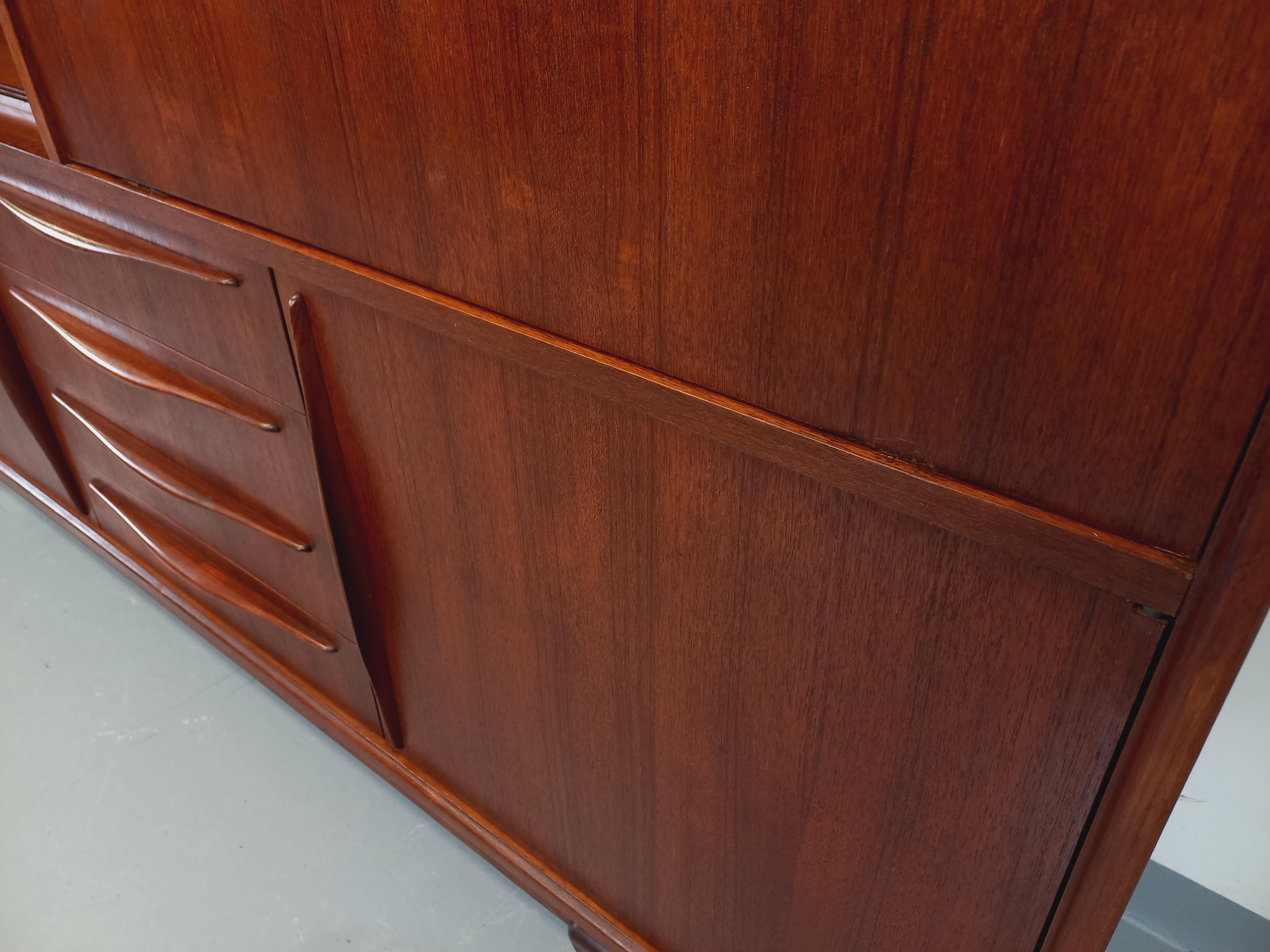Enfilade haute scandinave vintage en teck des années 50 60 en vente 10