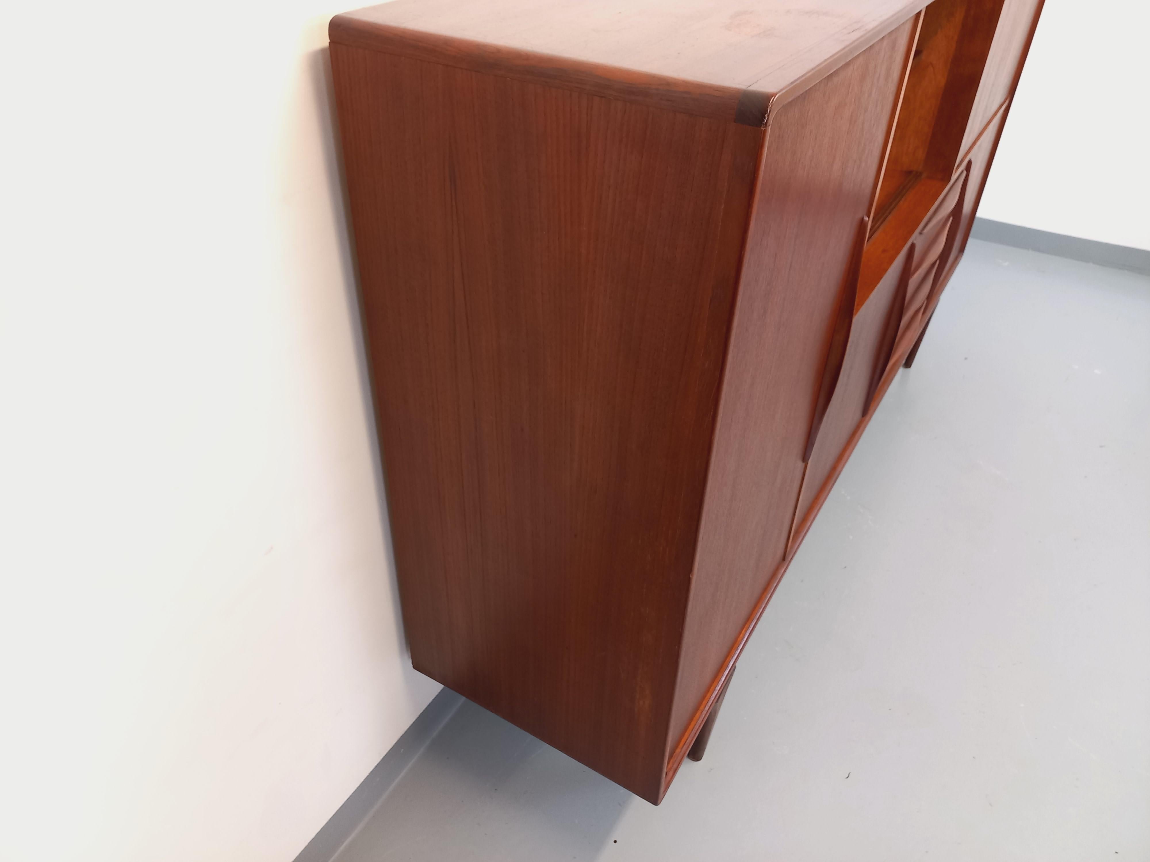Enfilade haute scandinave vintage en teck des années 50 60 en vente 12