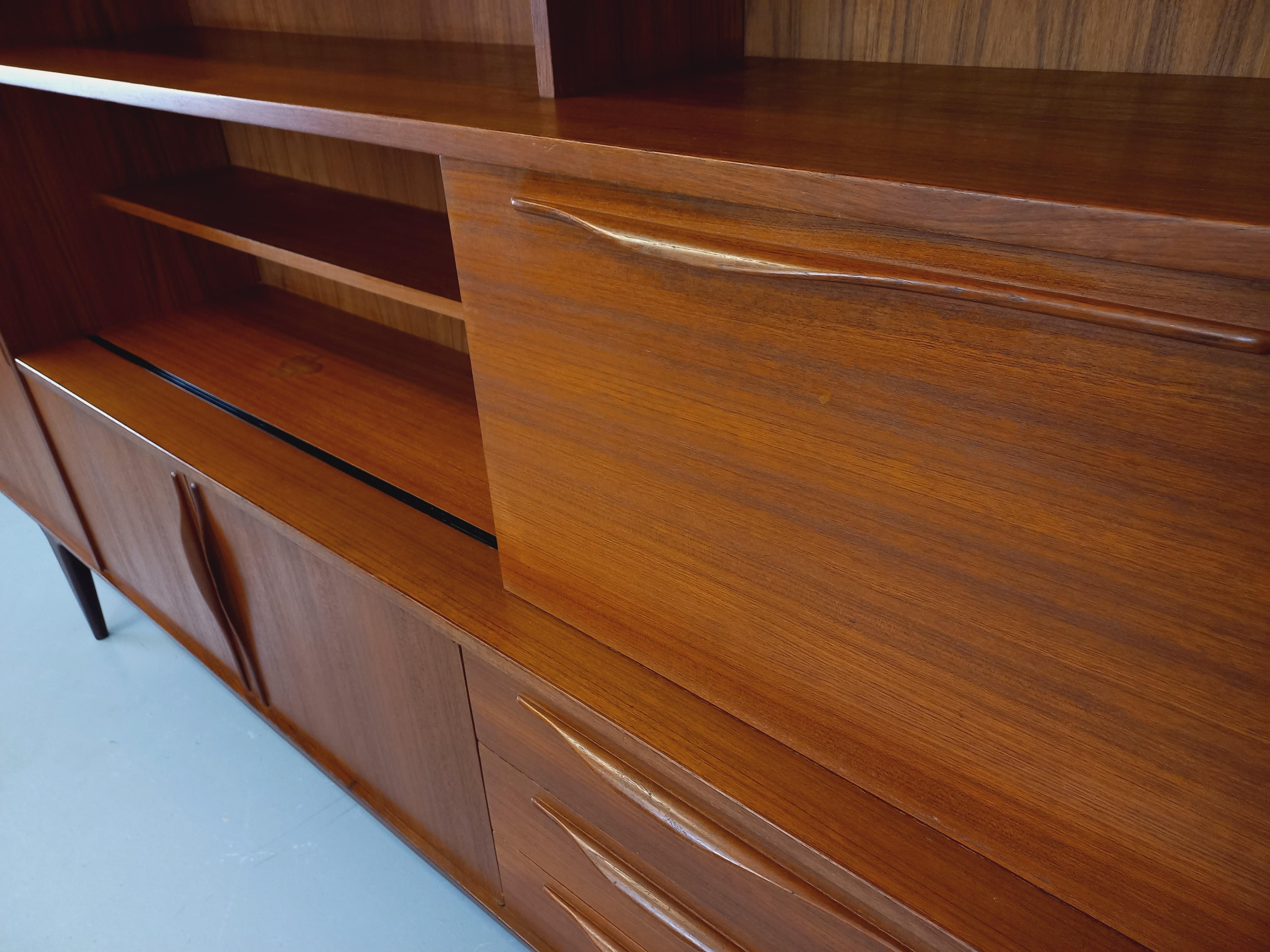 Scandinave moderne Enfilade haute scandinave vintage en teck des années 50 60