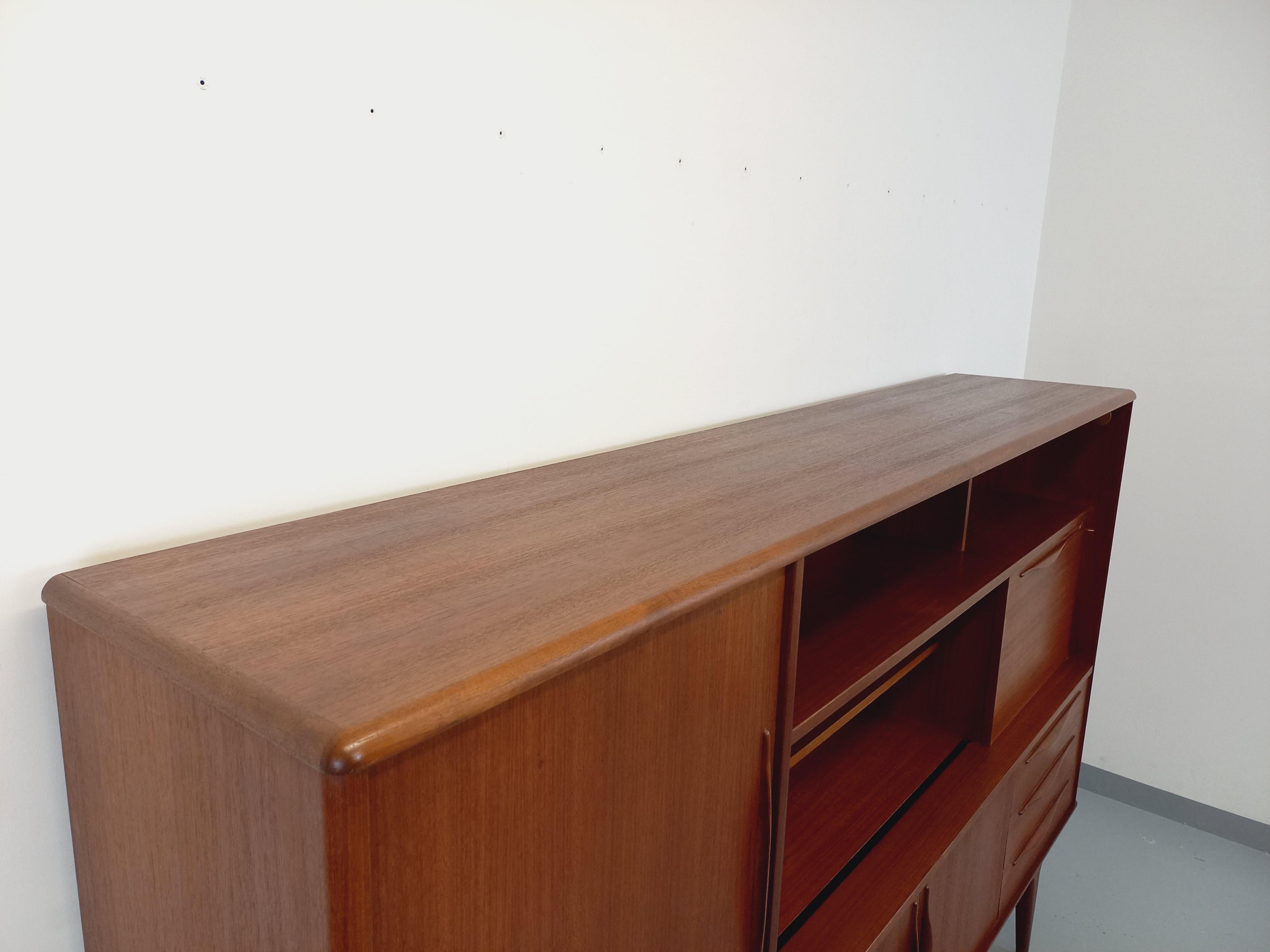 Teck Enfilade haute scandinave vintage en teck des années 50 60