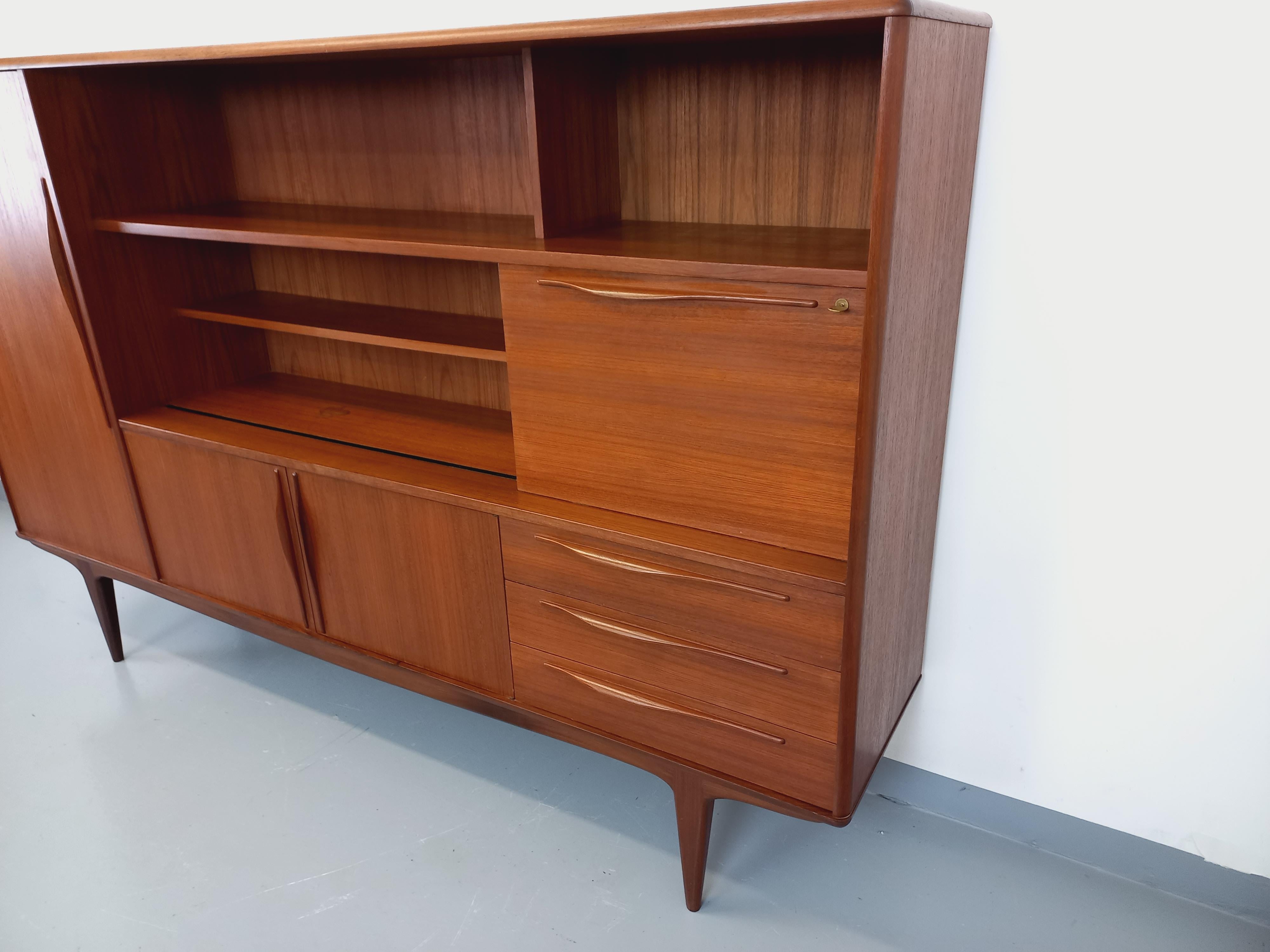 Enfilade haute scandinave vintage en teck des années 50 60 1