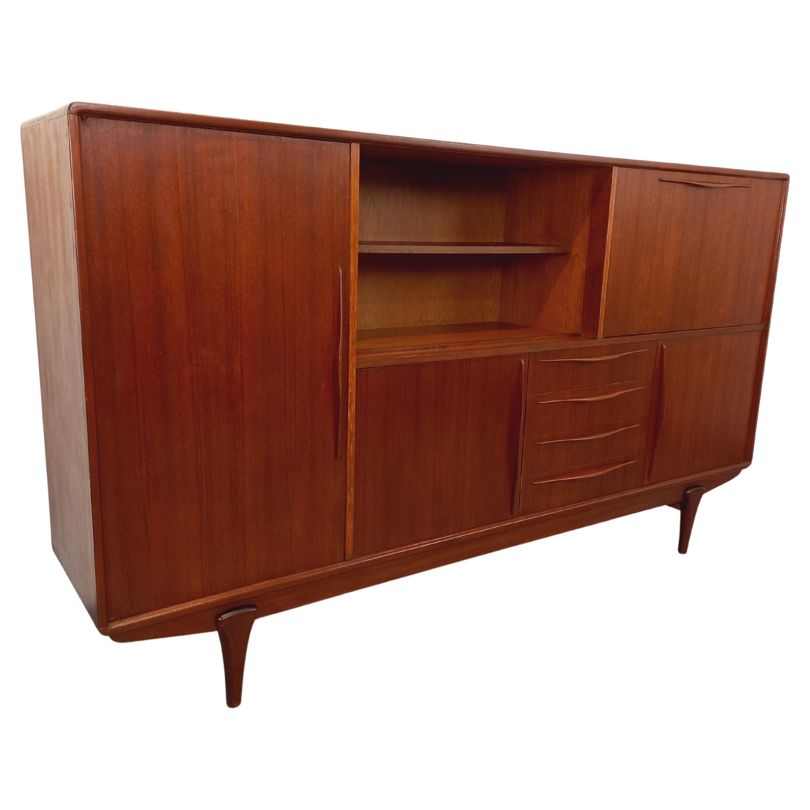Enfilade haute scandinave vintage en teck des années 50 60