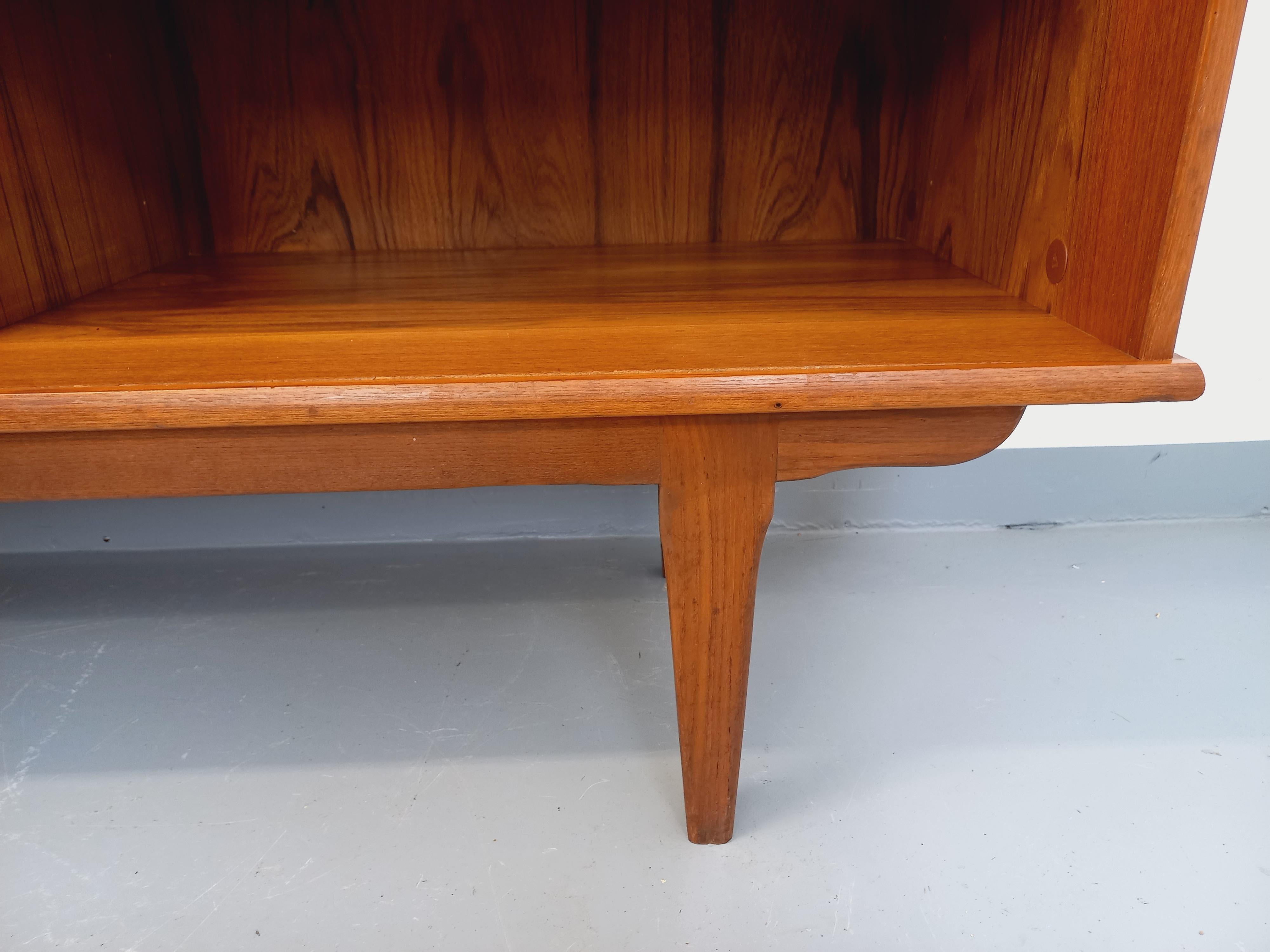 Enfilade haute style scandinave vintage en teck des années 60 in vendita 9