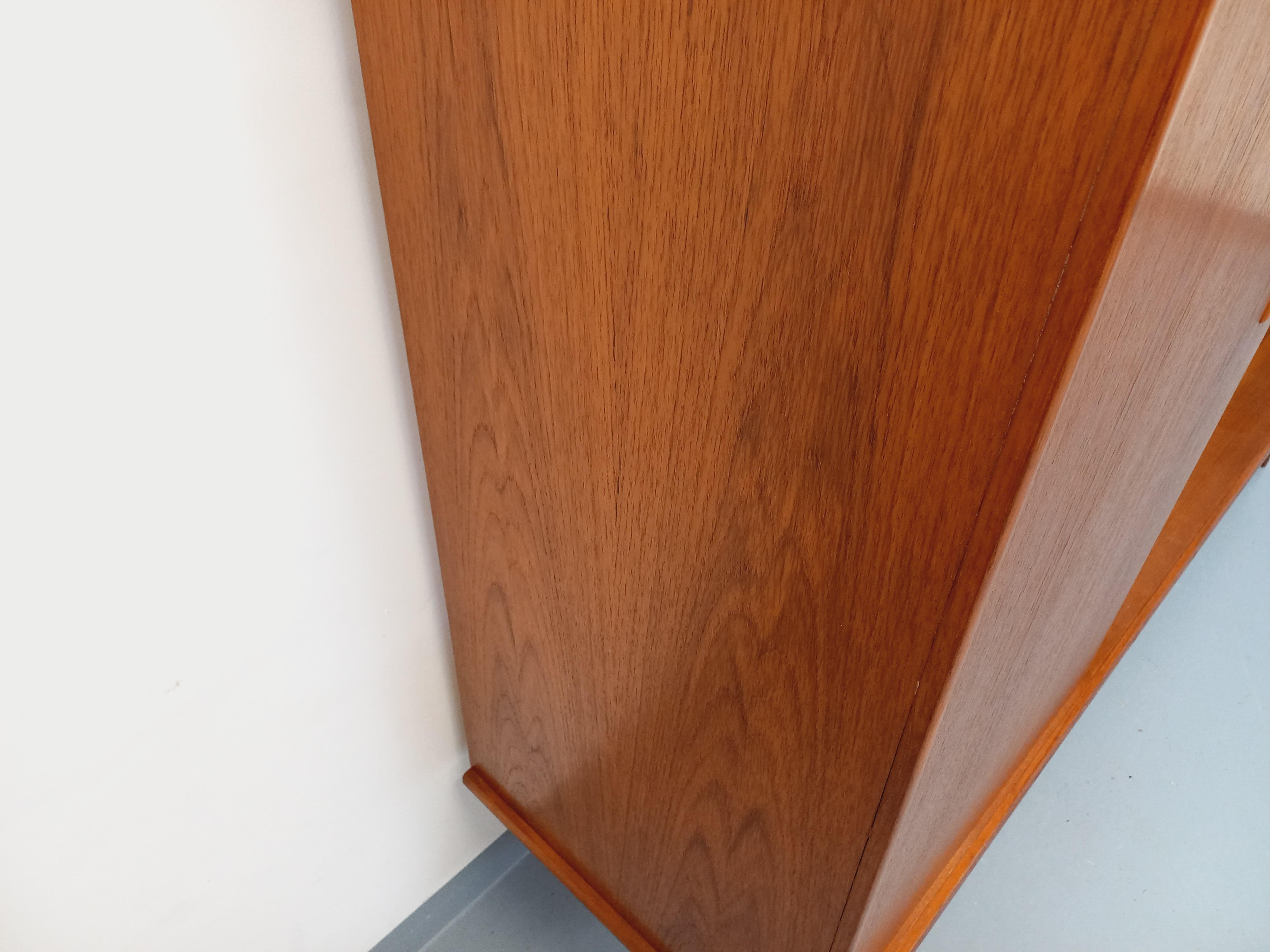 Enfilade haute style scandinave vintage en teck des années 60 in vendita 10