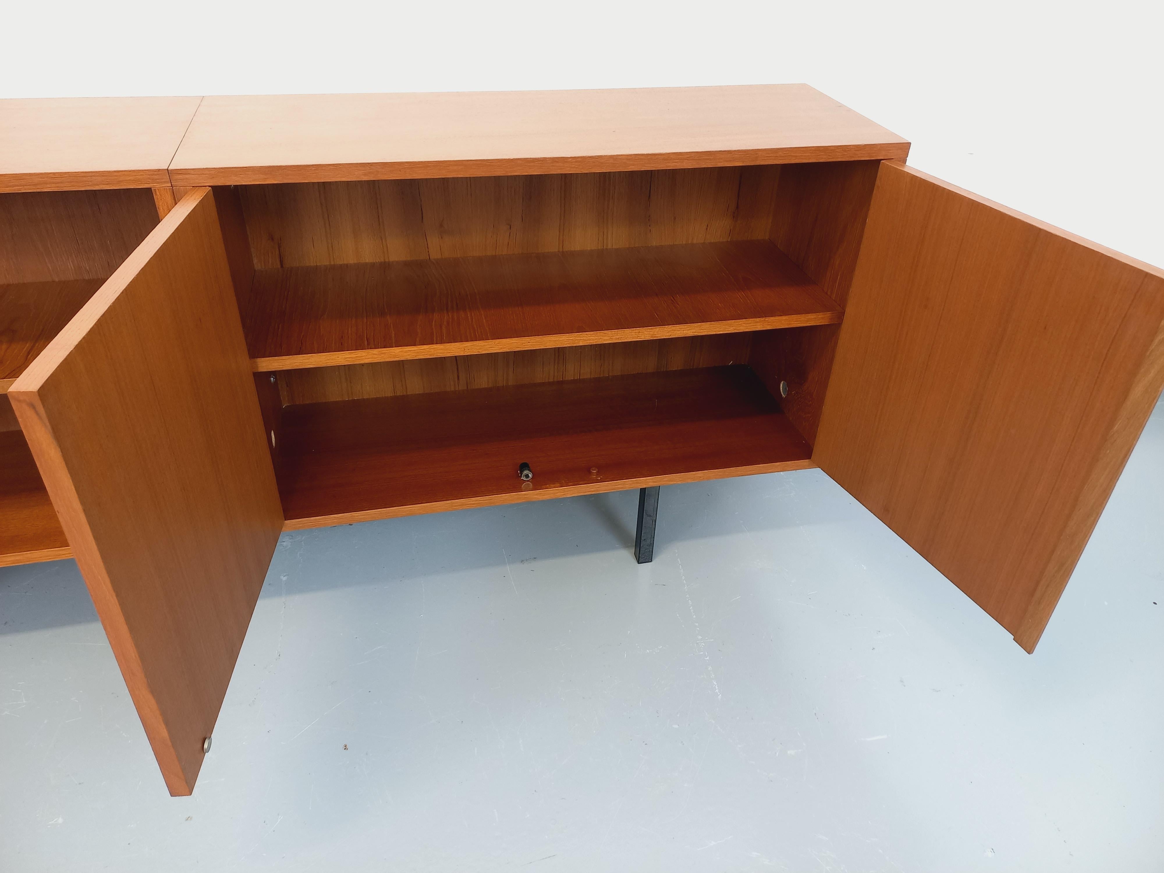 Enfilade meuble de rangement bibliothèque vintage style scandinave teck For Sale 3