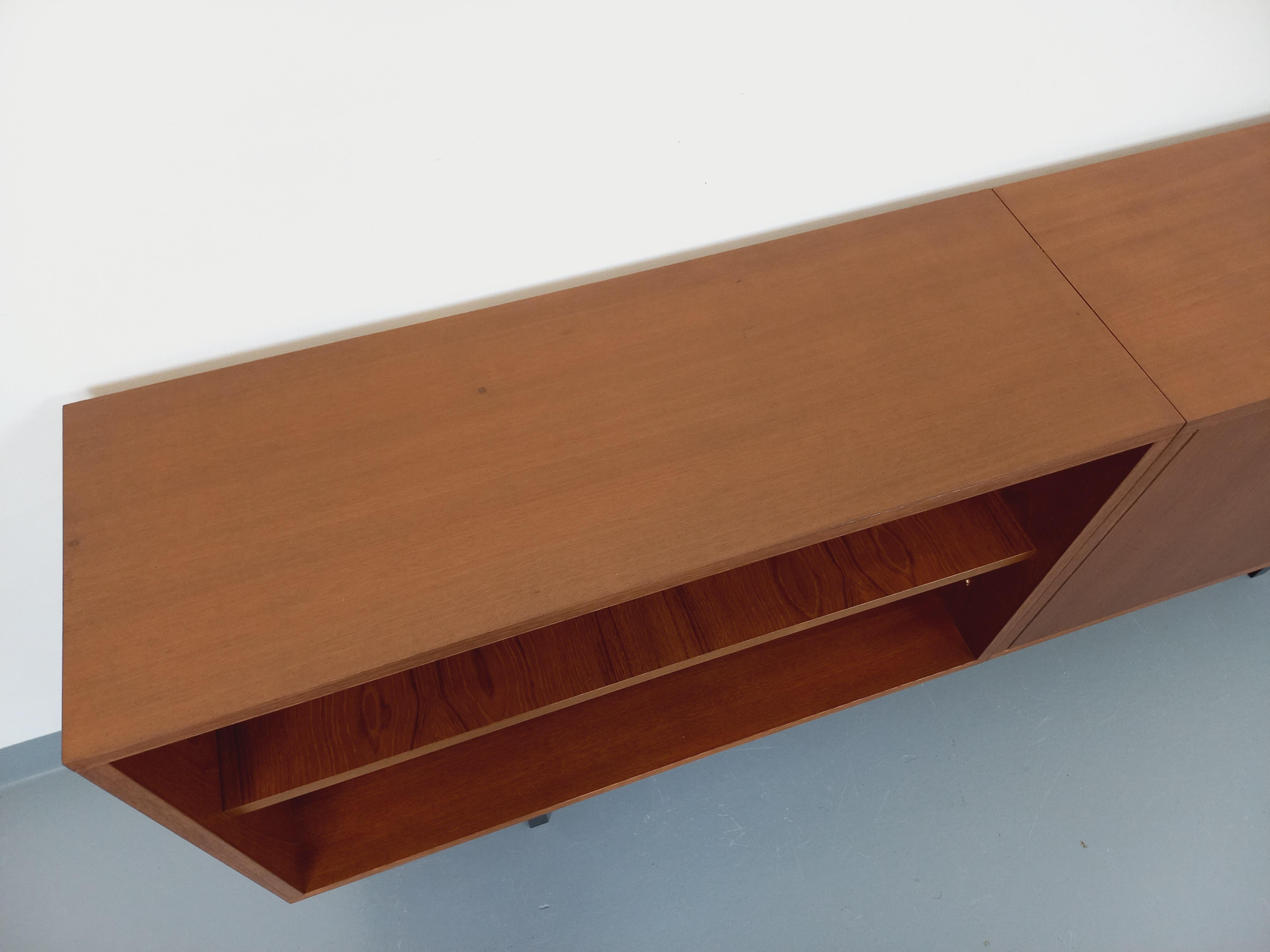 Mid-20th Century Enfilade meuble de rangement bibliothèque vintage style scandinave teck For Sale