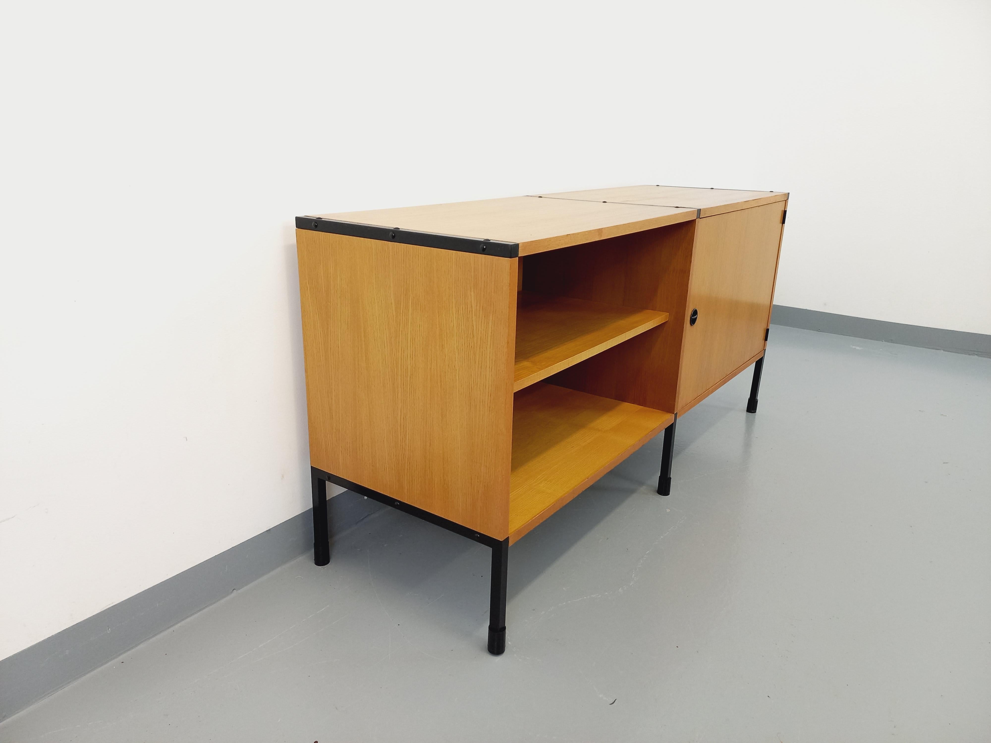 Enfilade moderniste vintage ARP Minvielle par Guariche Mortier Motte en bois en vente 8