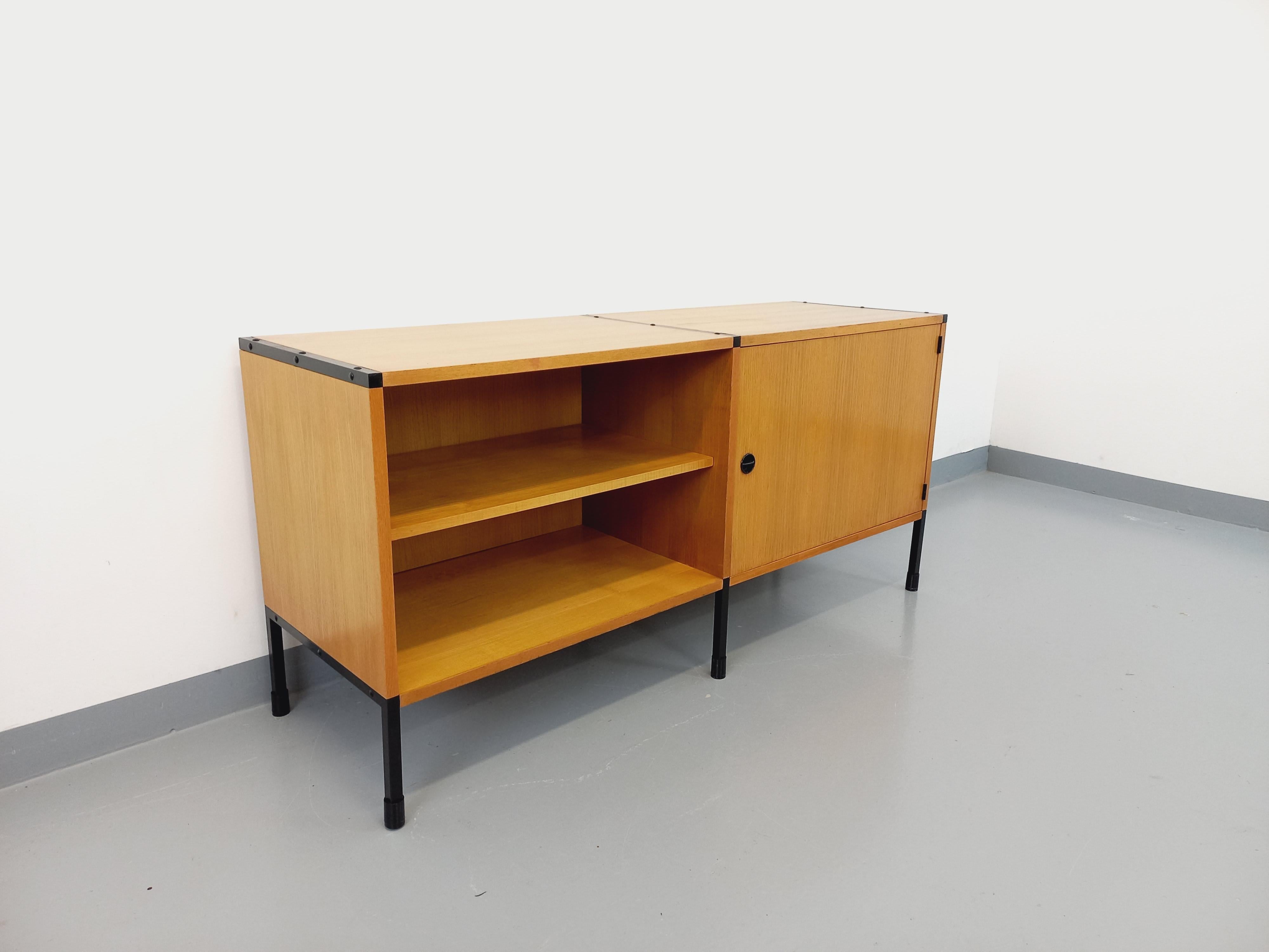 Enfilade moderniste vintage ARP Minvielle par Guariche Mortier Motte en bois en vente 9