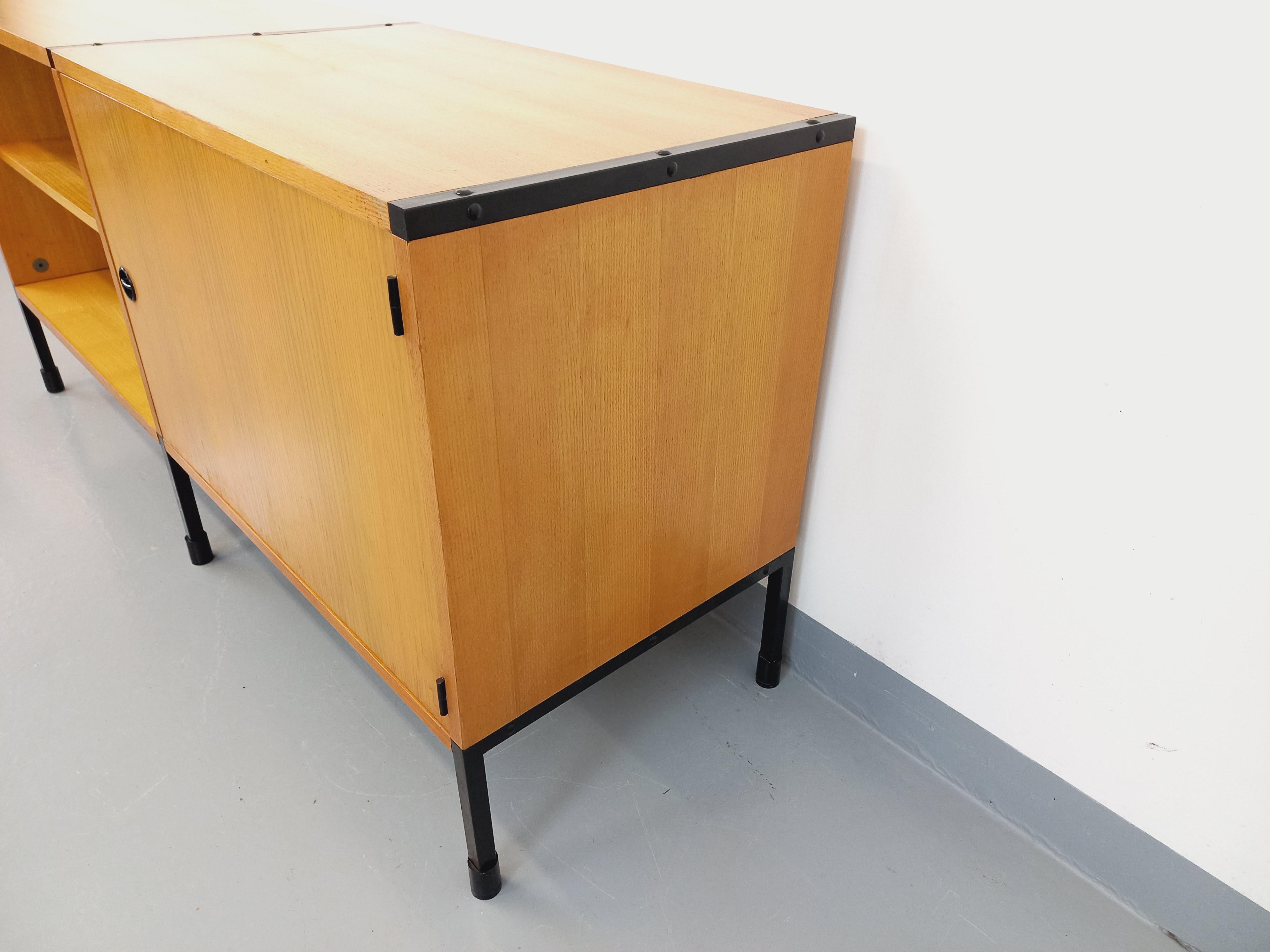 Enfilade moderniste vintage ARP Minvielle par Guariche Mortier Motte en bois en vente 1