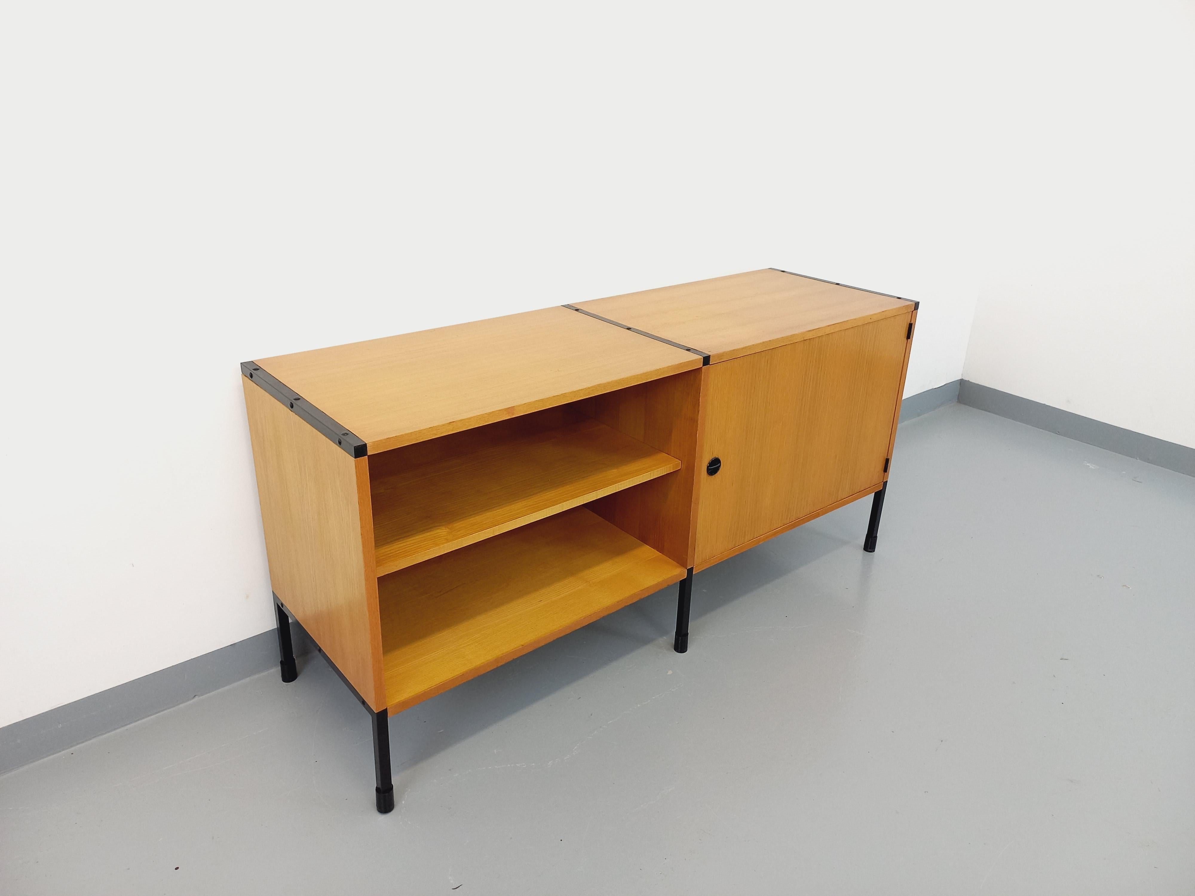 Enfilade moderniste vintage ARP Minvielle par Guariche Mortier Motte en bois en vente 2