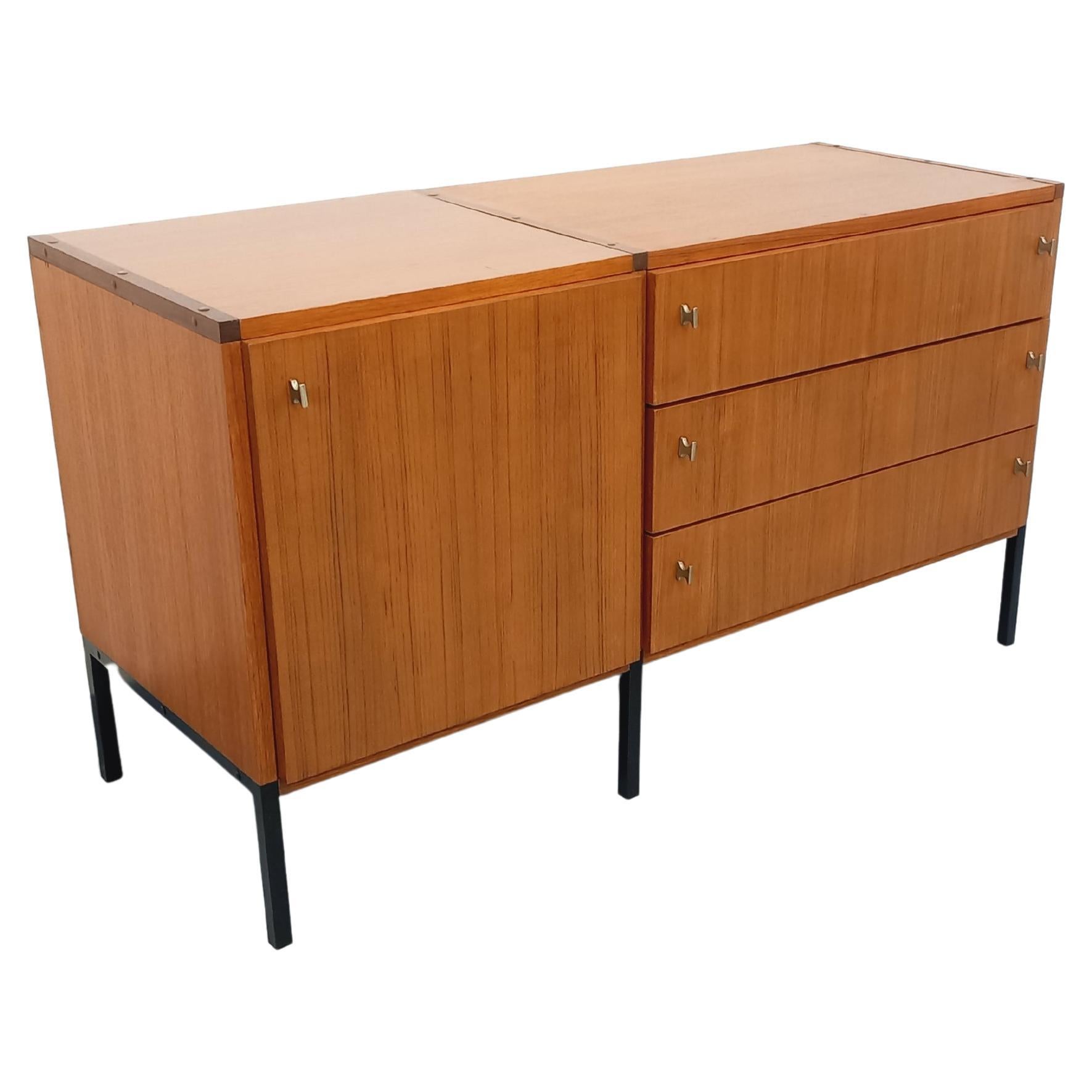 Enfilade moderniste vintage ARP Minvielle par Guariche Mortier Motte en teck For Sale