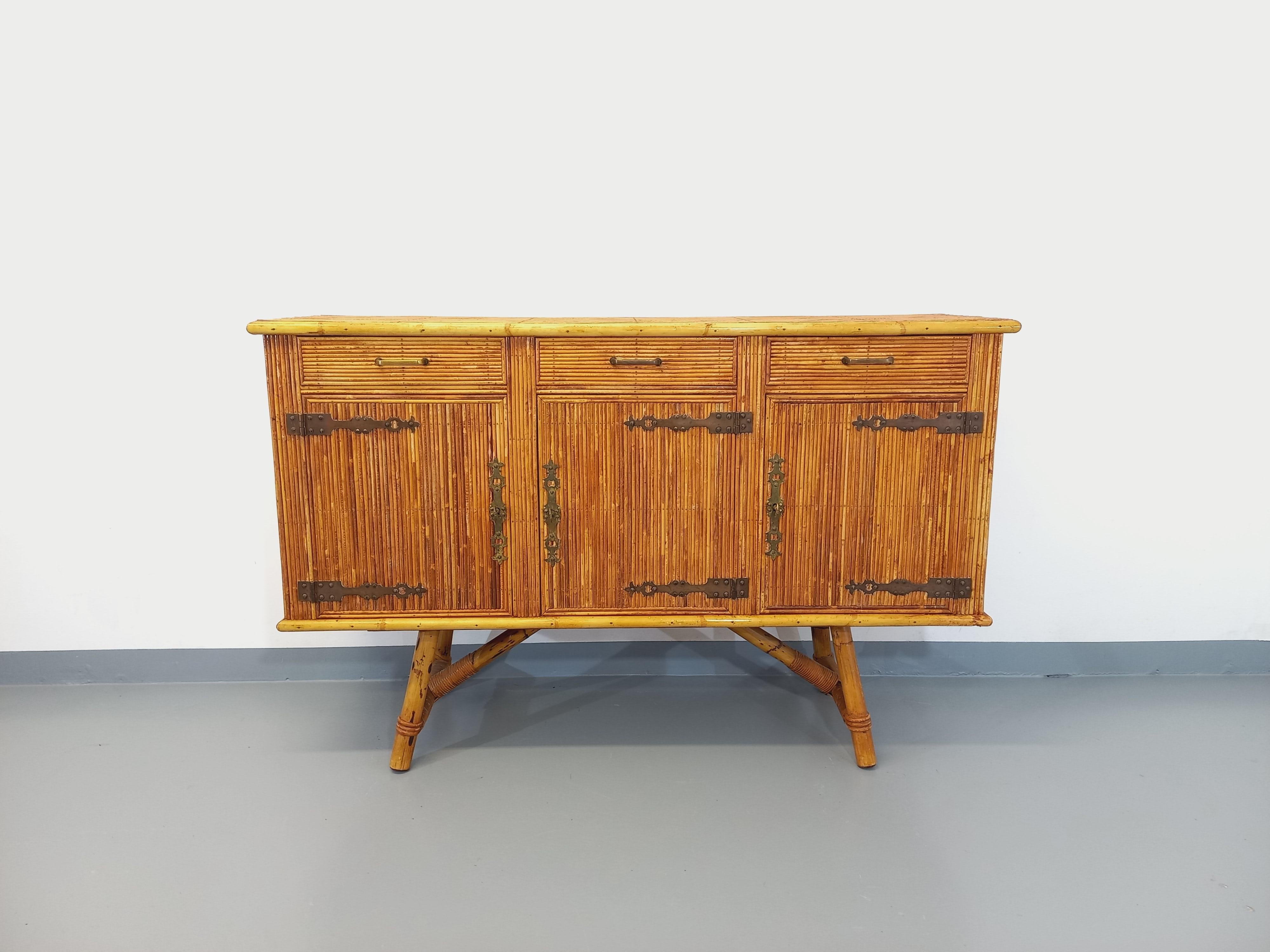 Enfilade vintage Audoux Minet en rotin des années 50 60 en vente 4