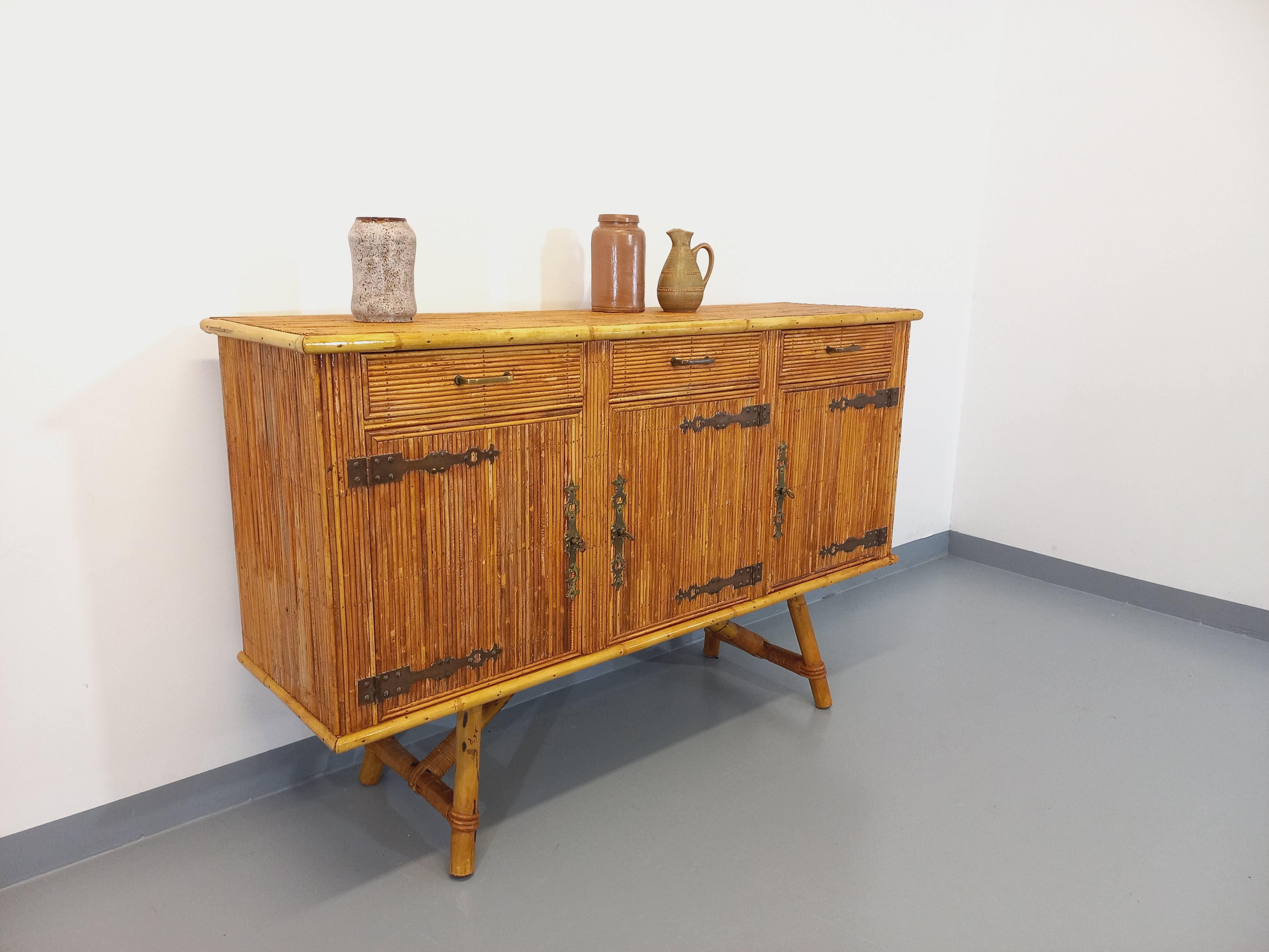 Enfilade vintage Audoux Minet en rotin des années 50 60 en vente 5