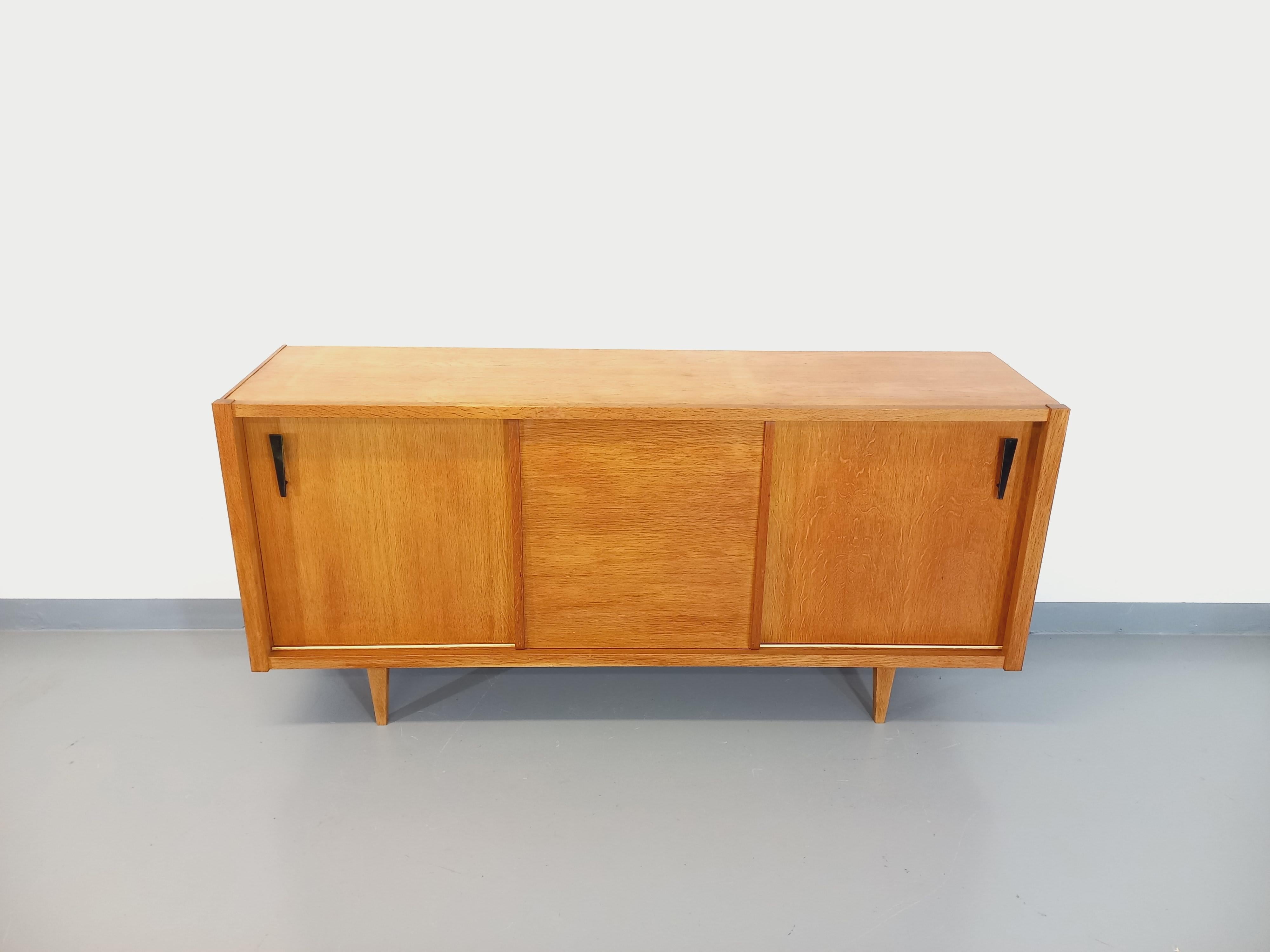 Enfilade vintage en bois de chêne clair des années 60 im Angebot 5