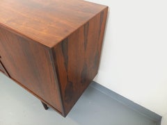 Enfilade vintage scandinave du designer danois Arne Vodder en palissandre
