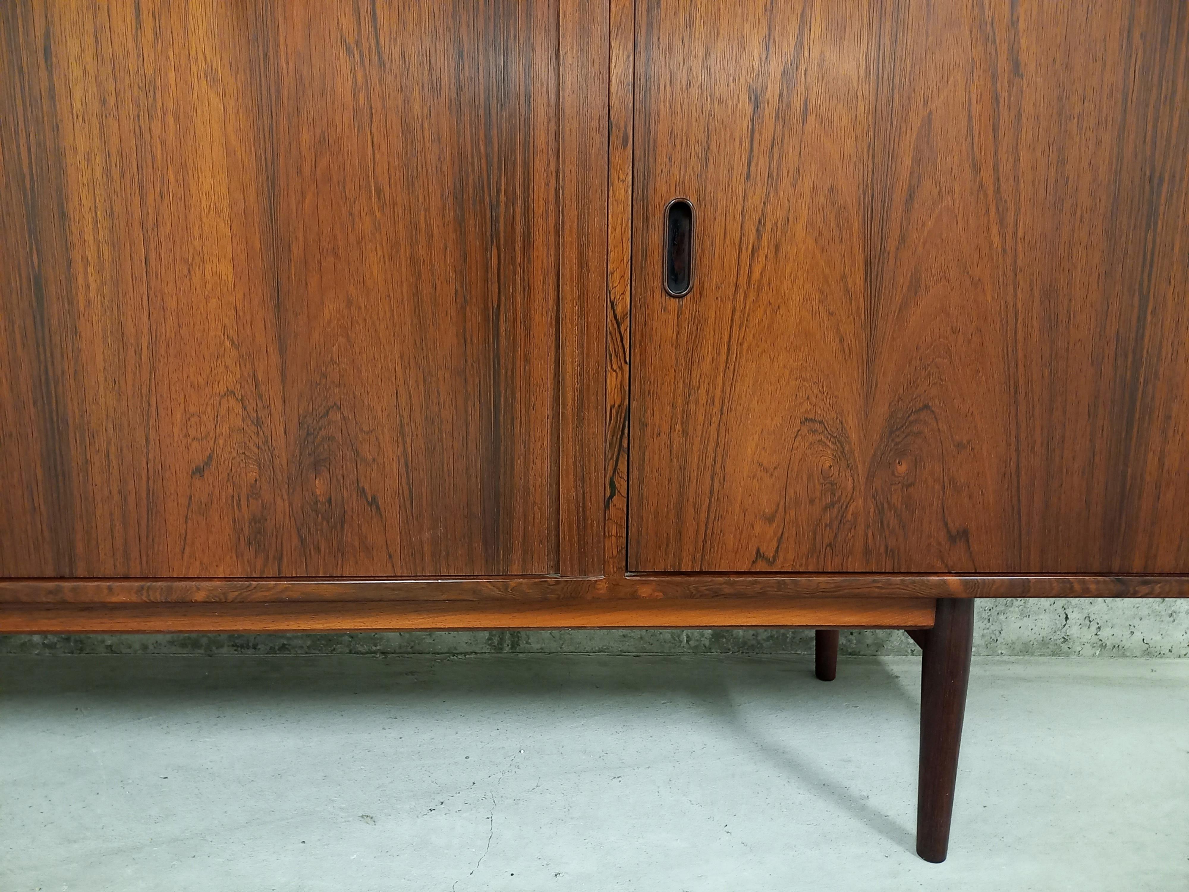 Enfilade vintage scandinava in palissandro anni '60 del designer Arne Vodder in vendita 3