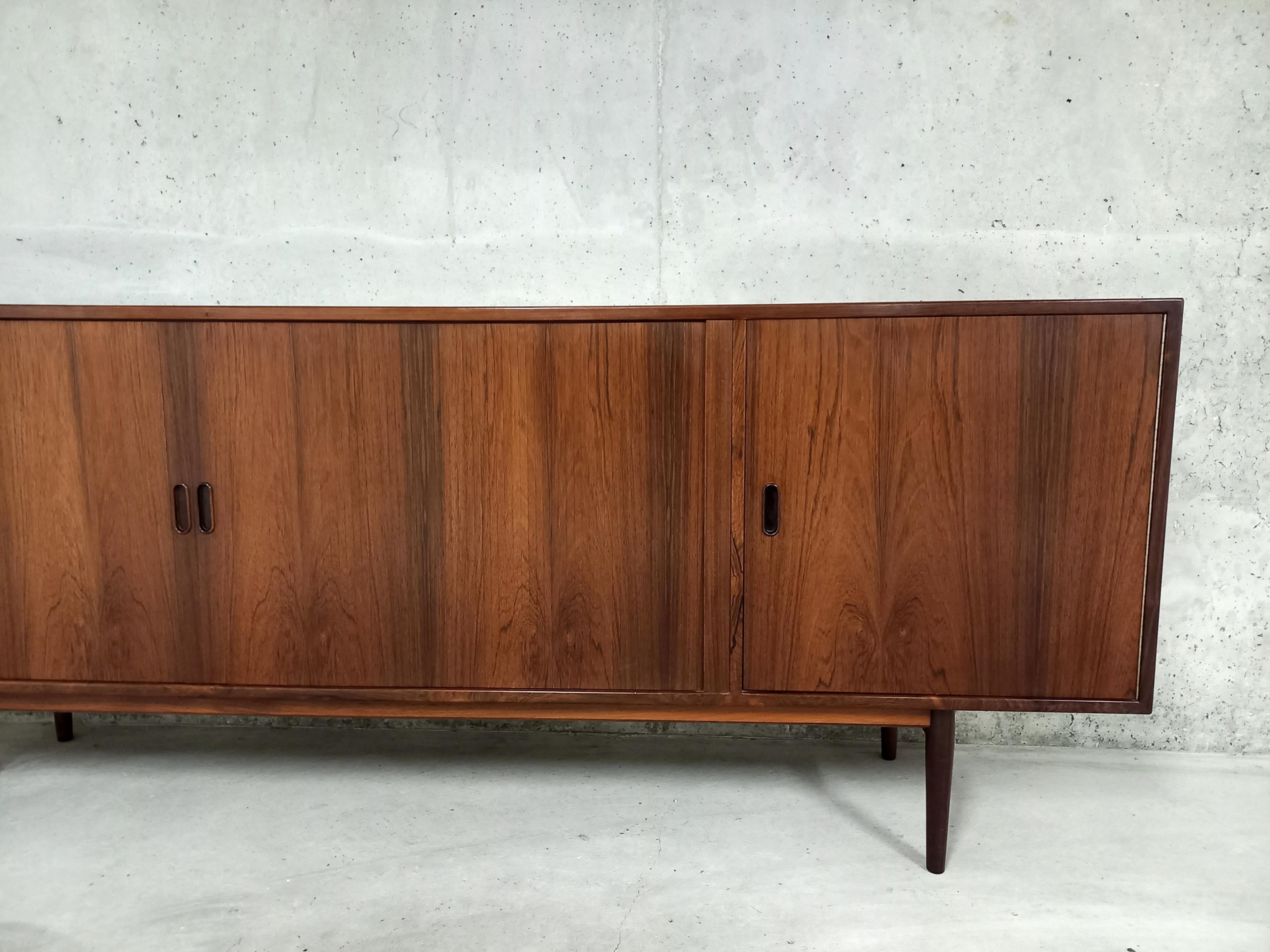 Enfilade vintage scandinava in palissandro anni '60 del designer Arne Vodder in vendita 7