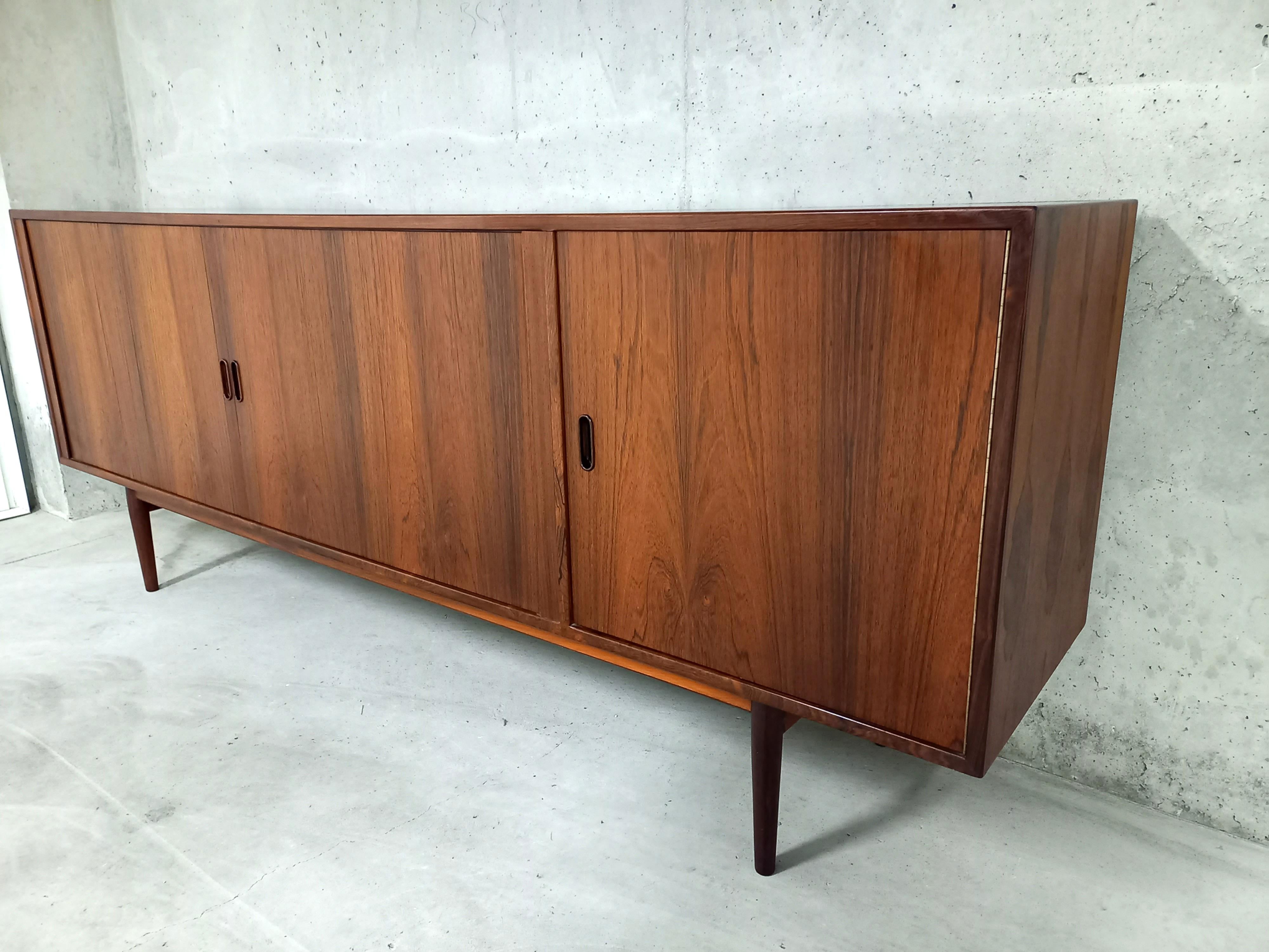 Enfilade vintage scandinava in palissandro anni '60 del designer Arne Vodder in vendita 10