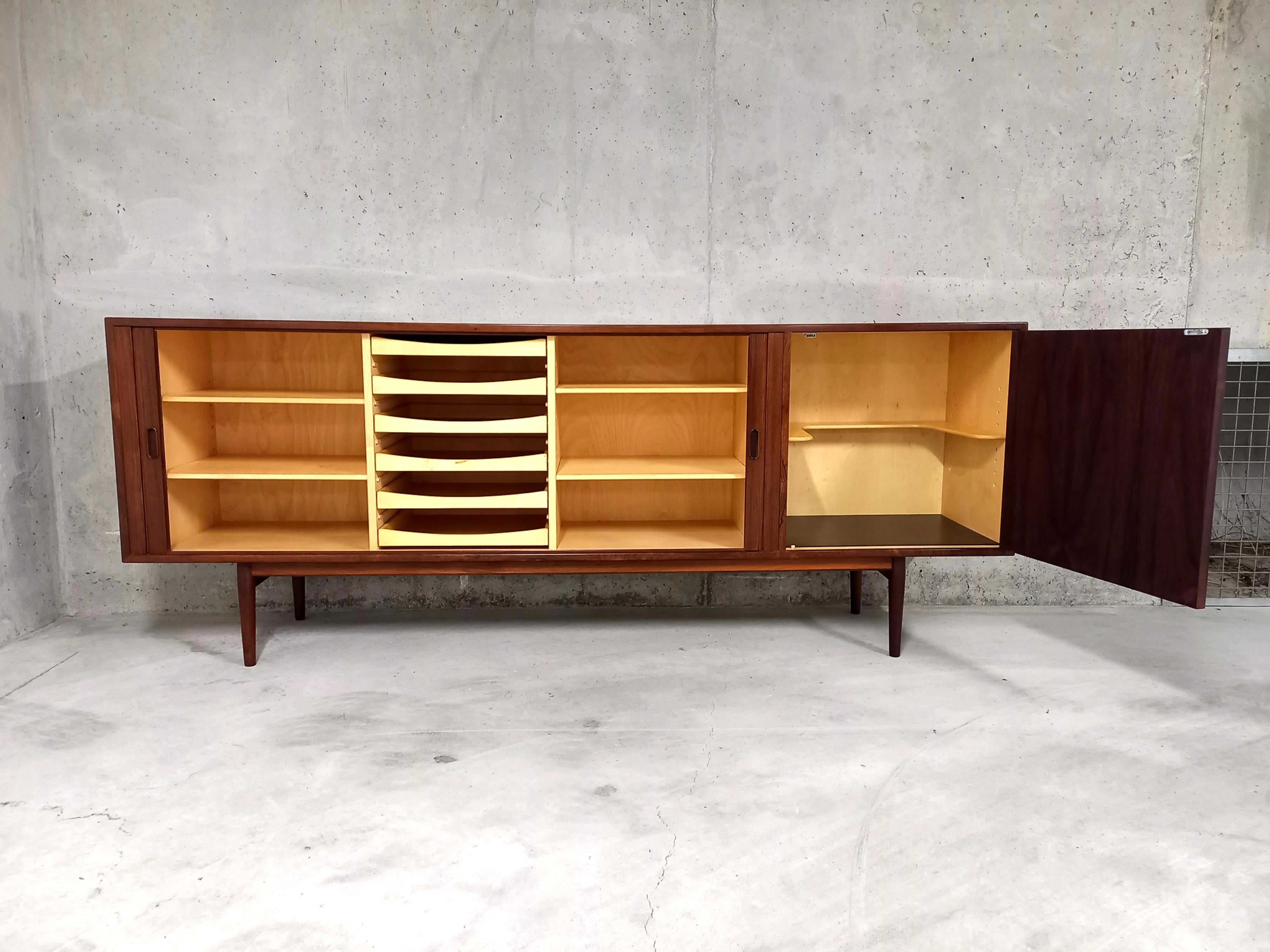 Enfilade vintage scandinava in palissandro anni '60 del designer Arne Vodder in vendita 1