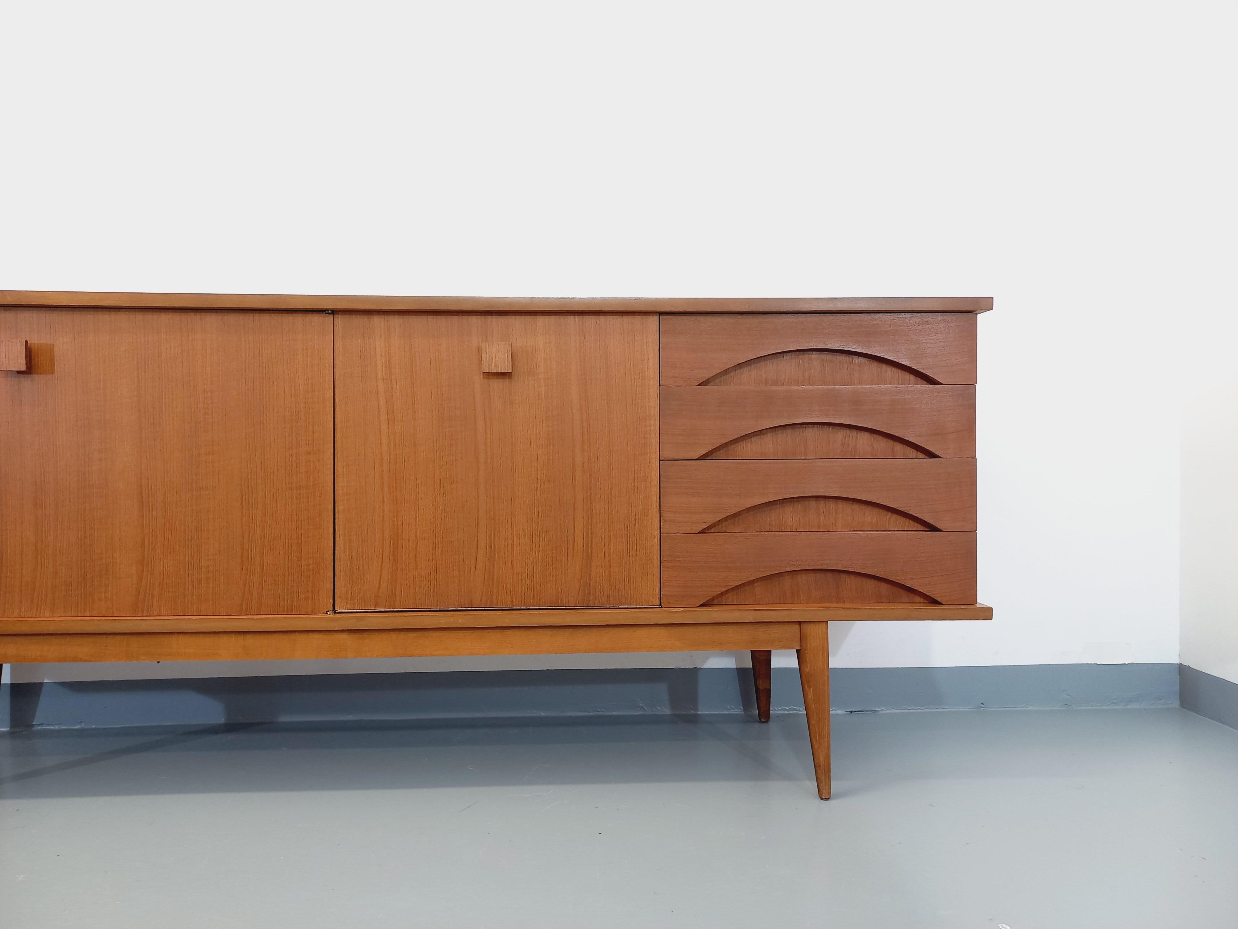Enfilade vintage style scandinave en teck des années 60 en vente 6