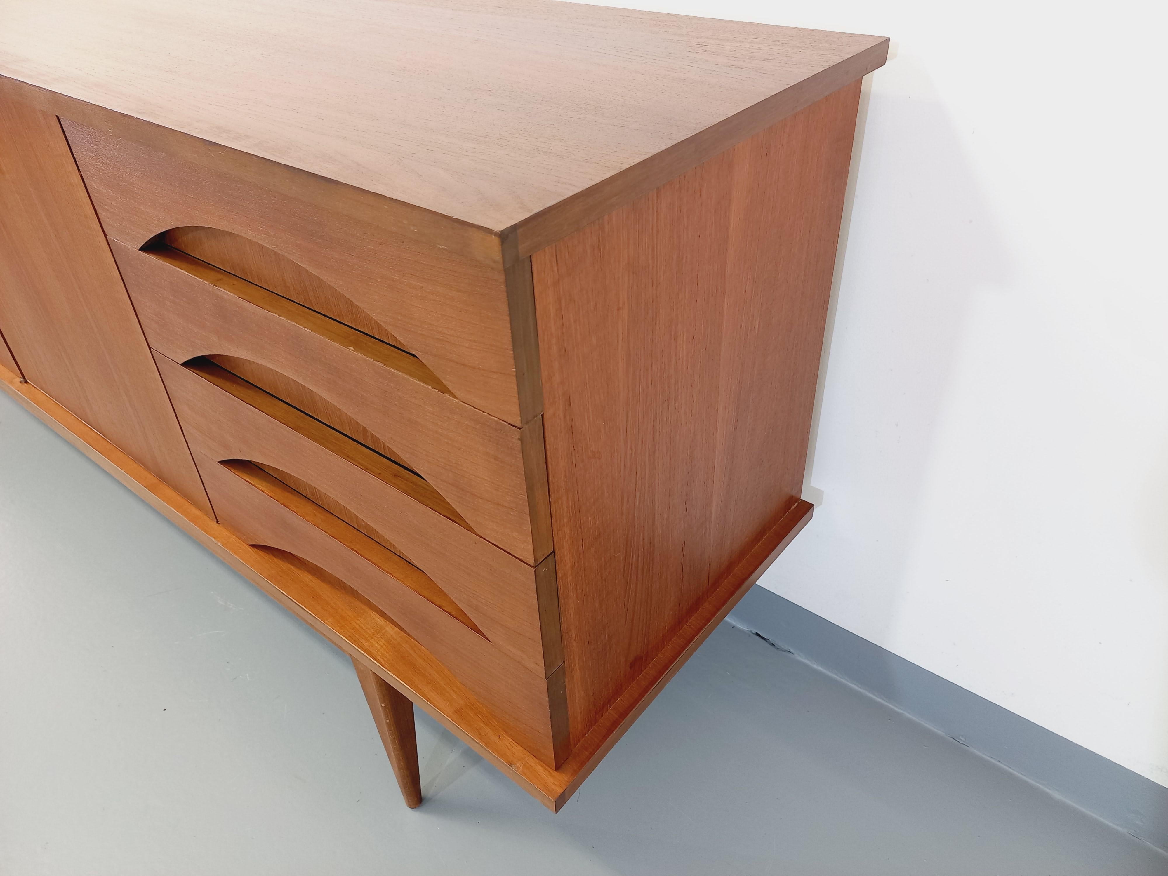 Enfilade vintage style scandinave en teck des années 60 en vente 9
